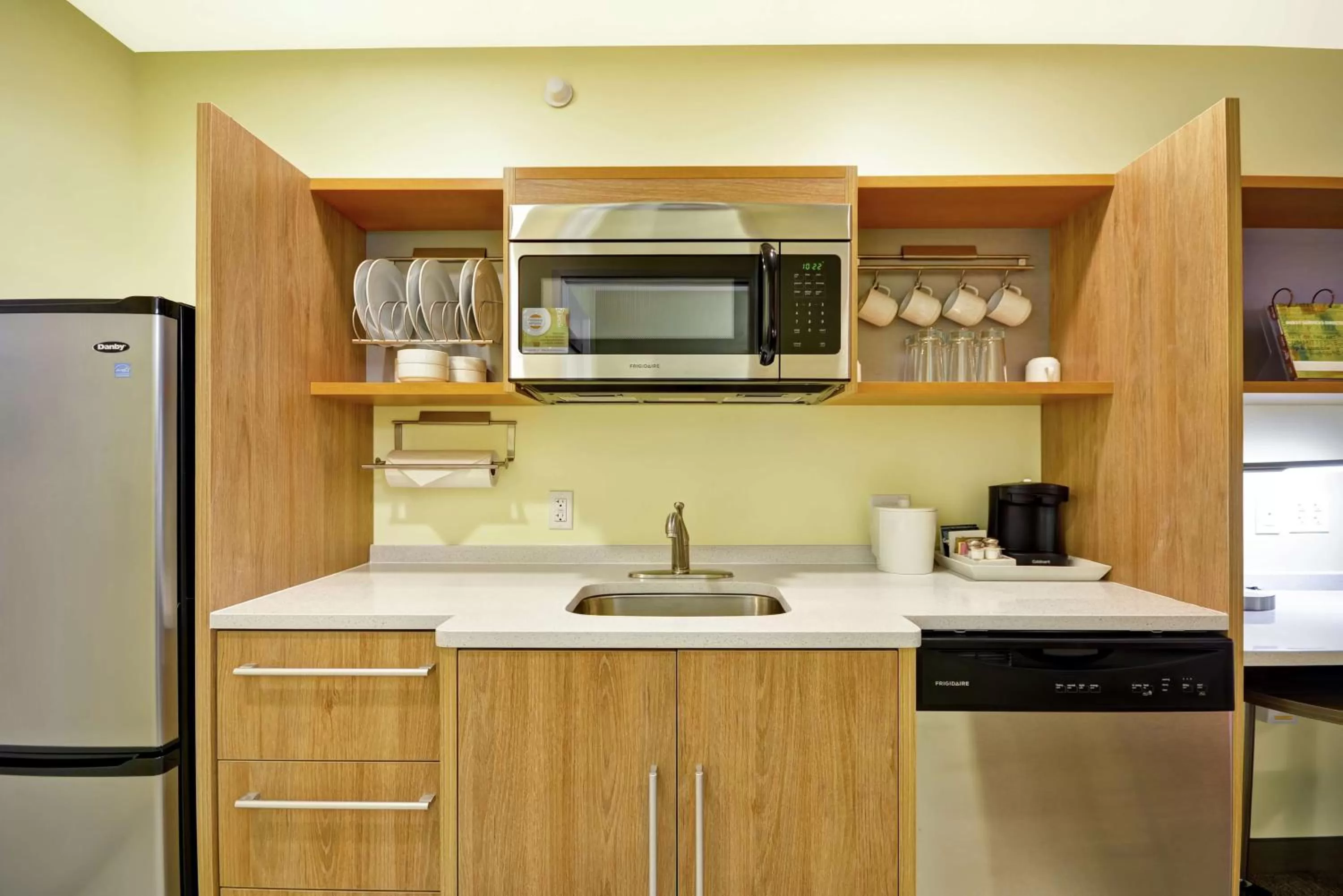 Kitchen or kitchenette in Home2 Suites By Hilton Rapid City