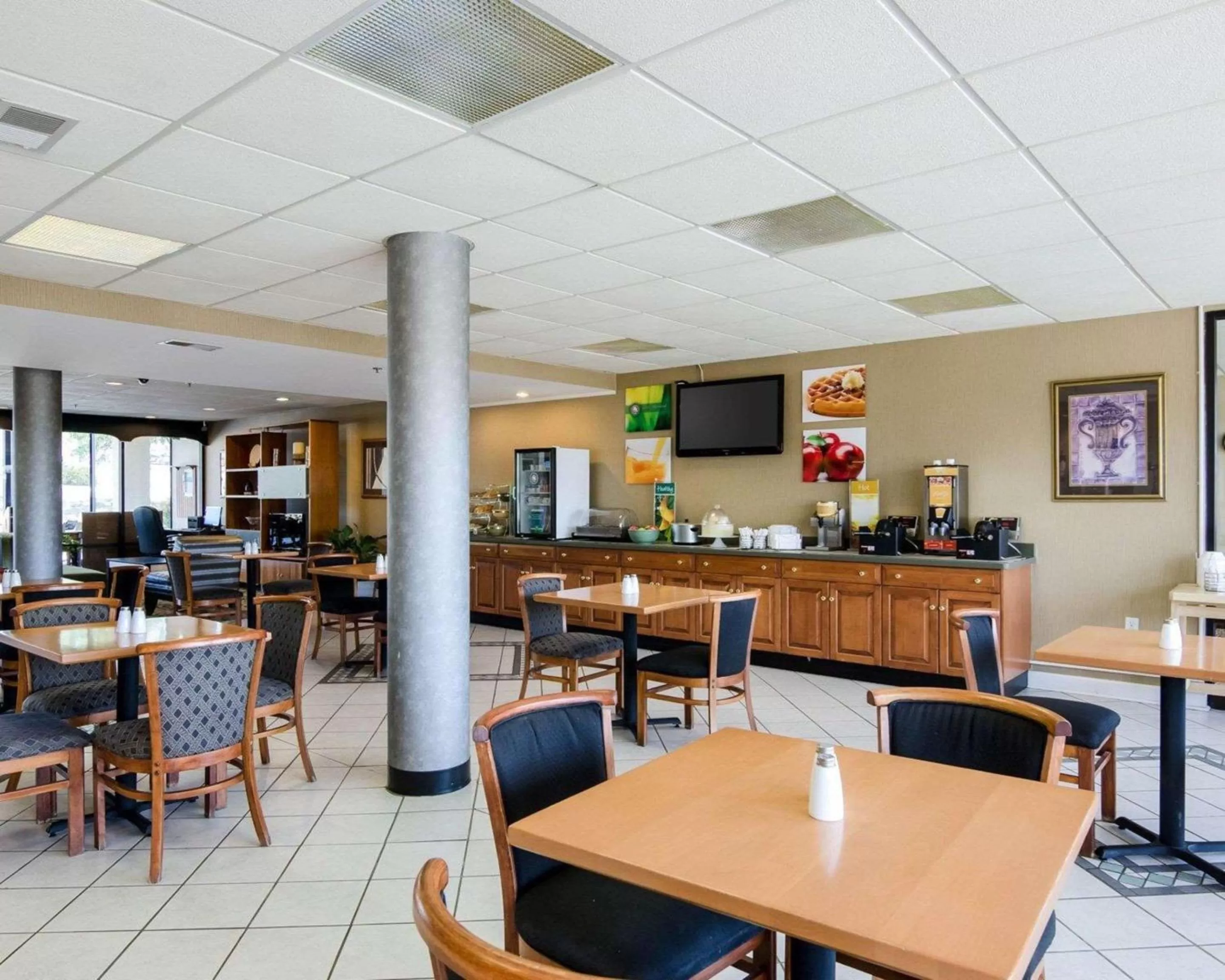 Restaurant/places to eat in Quality Inn Troutville - Roanoke North