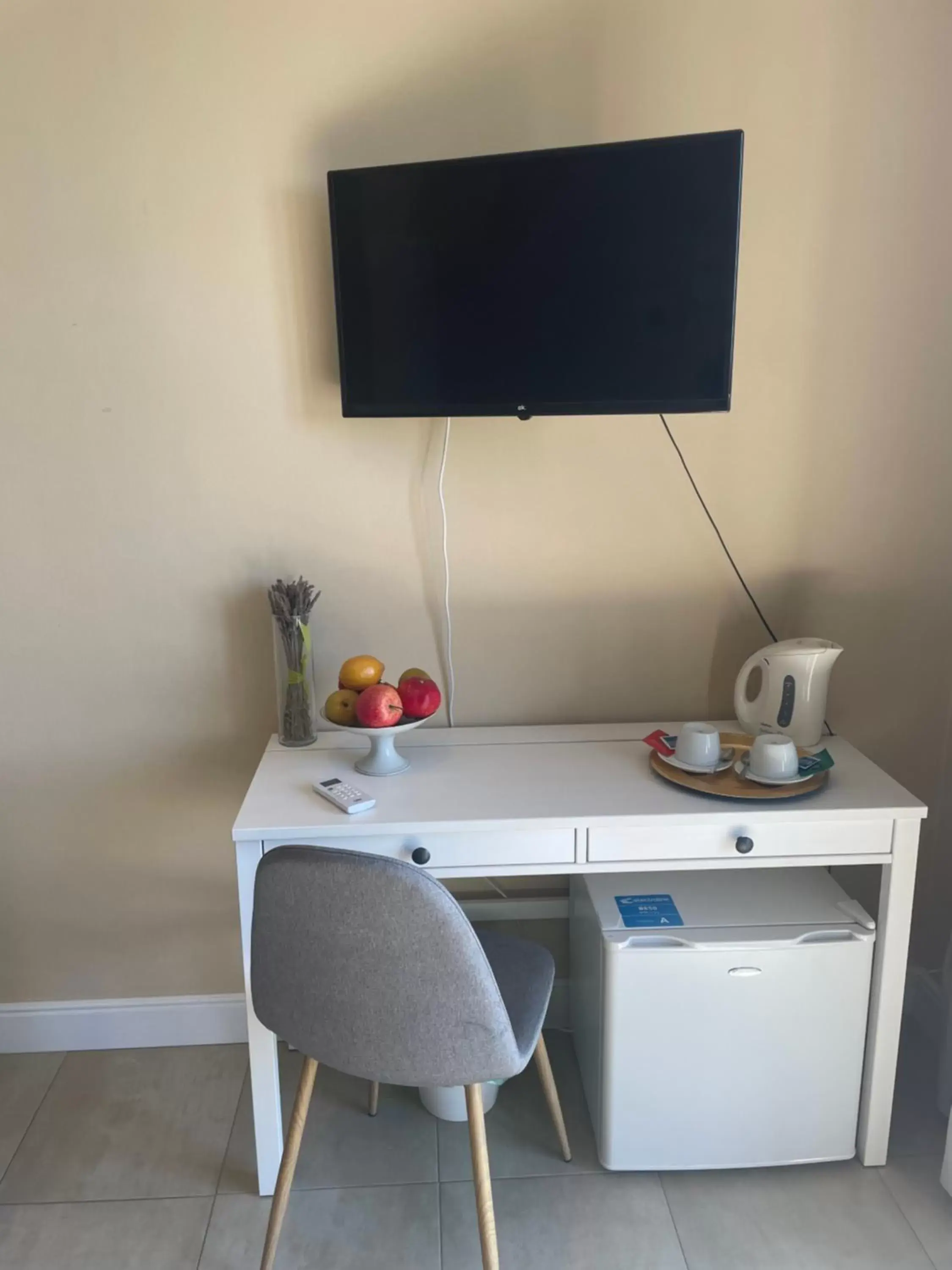 Triple Room with Pool View - single occupancy in Etna Petit Relais Triple Room with Pool View - single occupancy in Etna Petit Relais