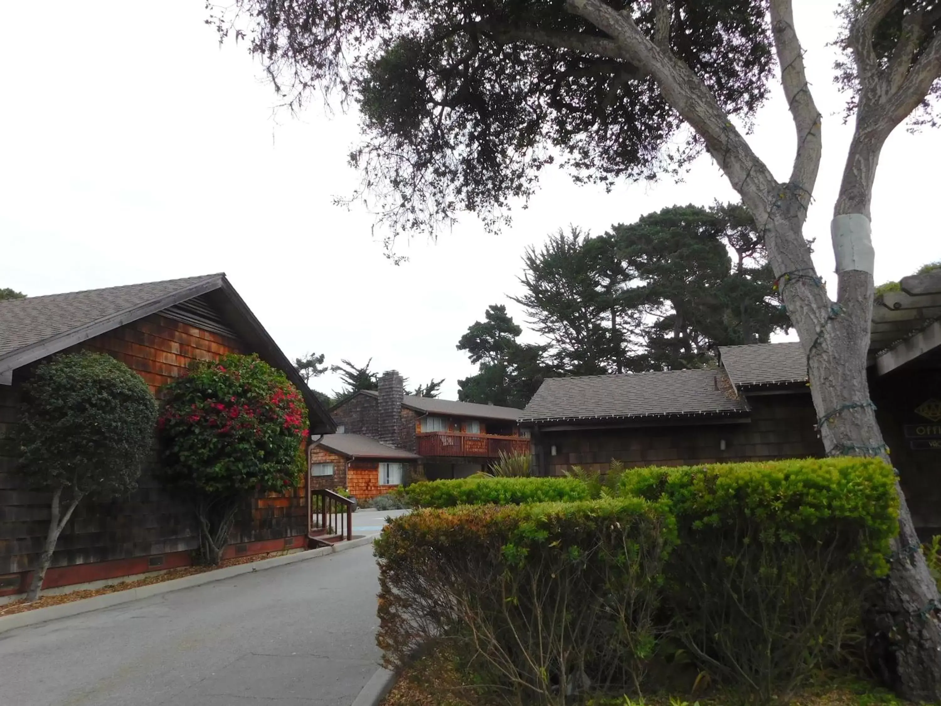 Property Building in Pacific Gardens Inn