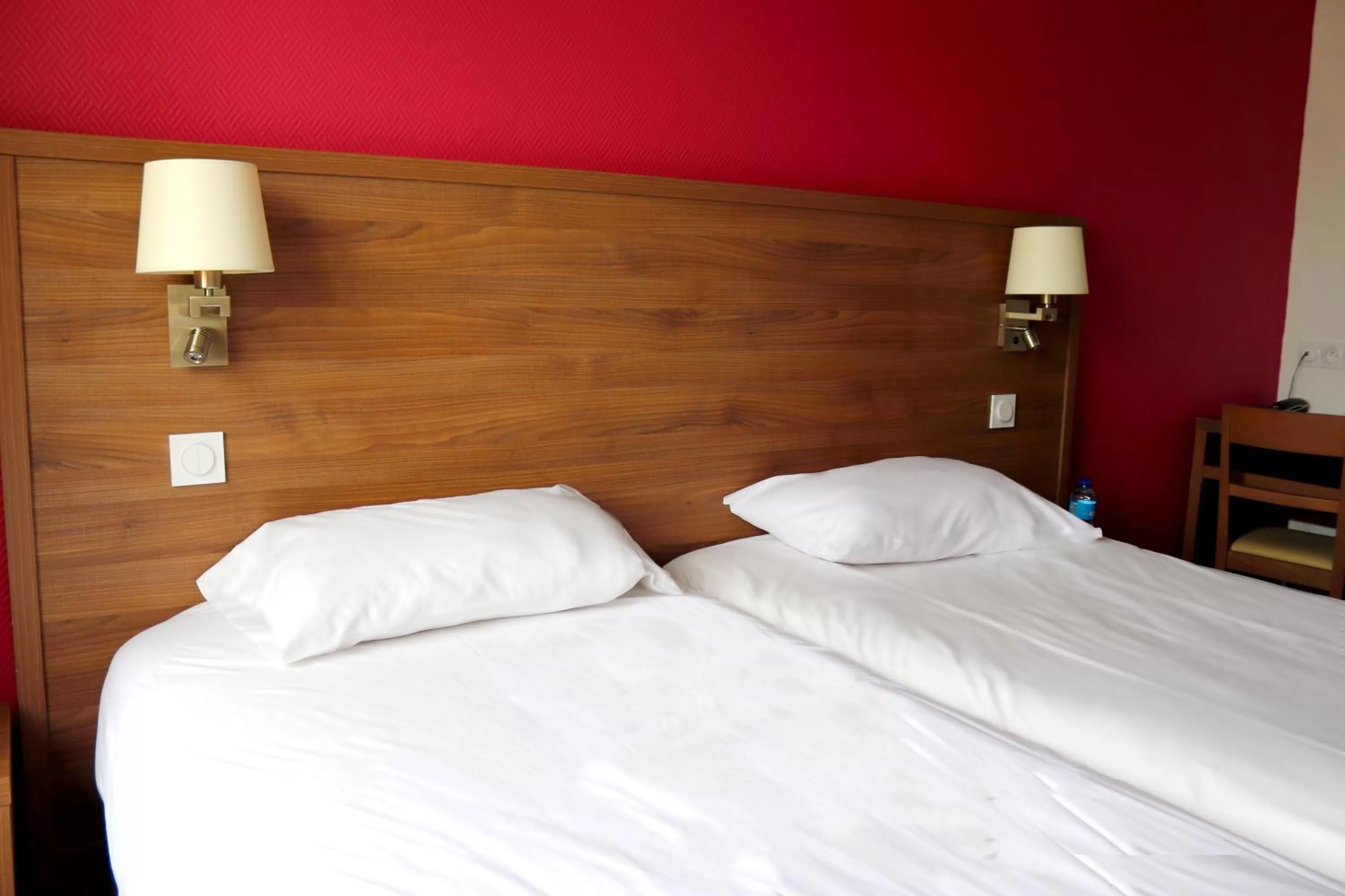 TV and multimedia, Bed in Hotel de la Gare Brest