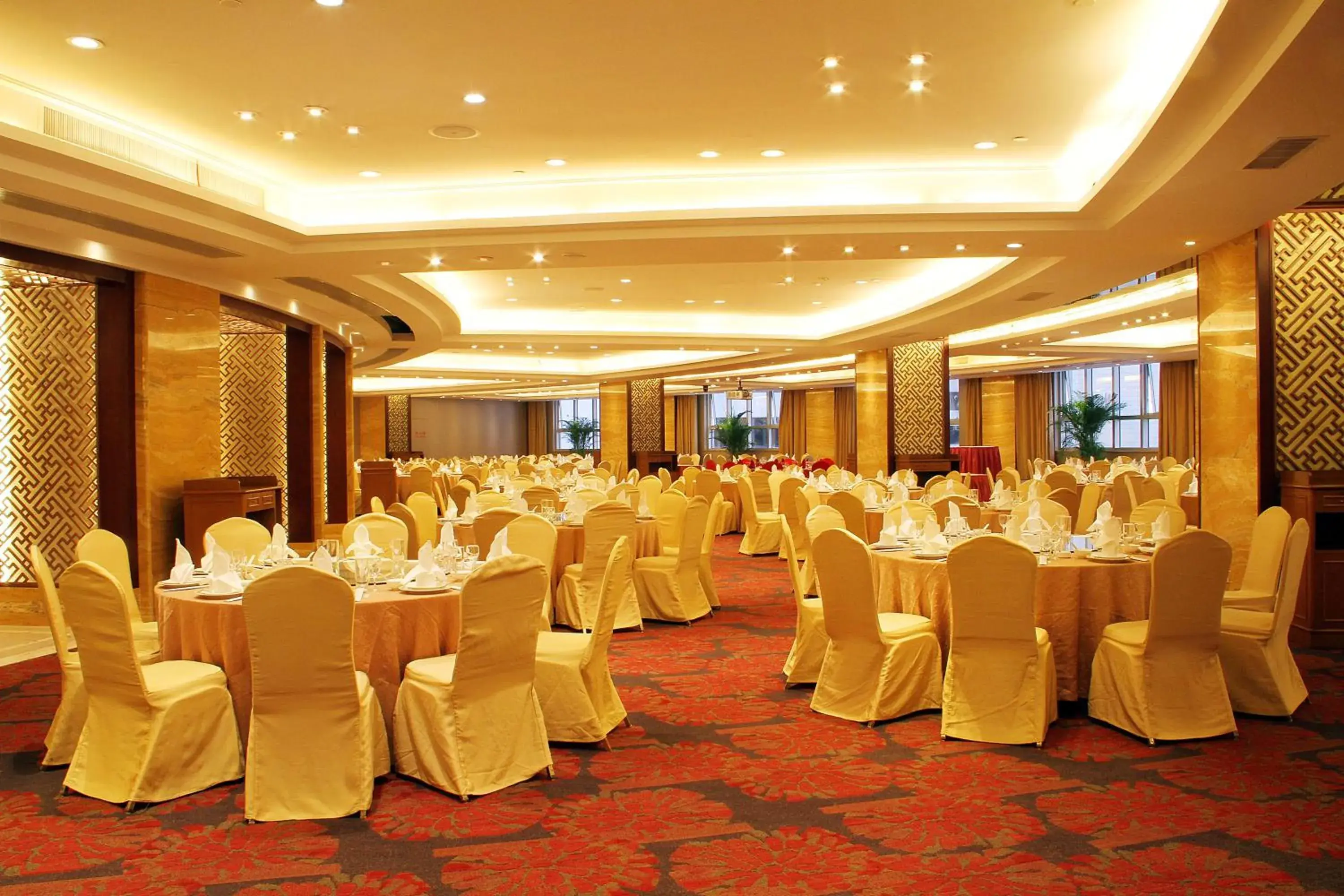Restaurant/places to eat, Banquet Facilities in Central Hotel