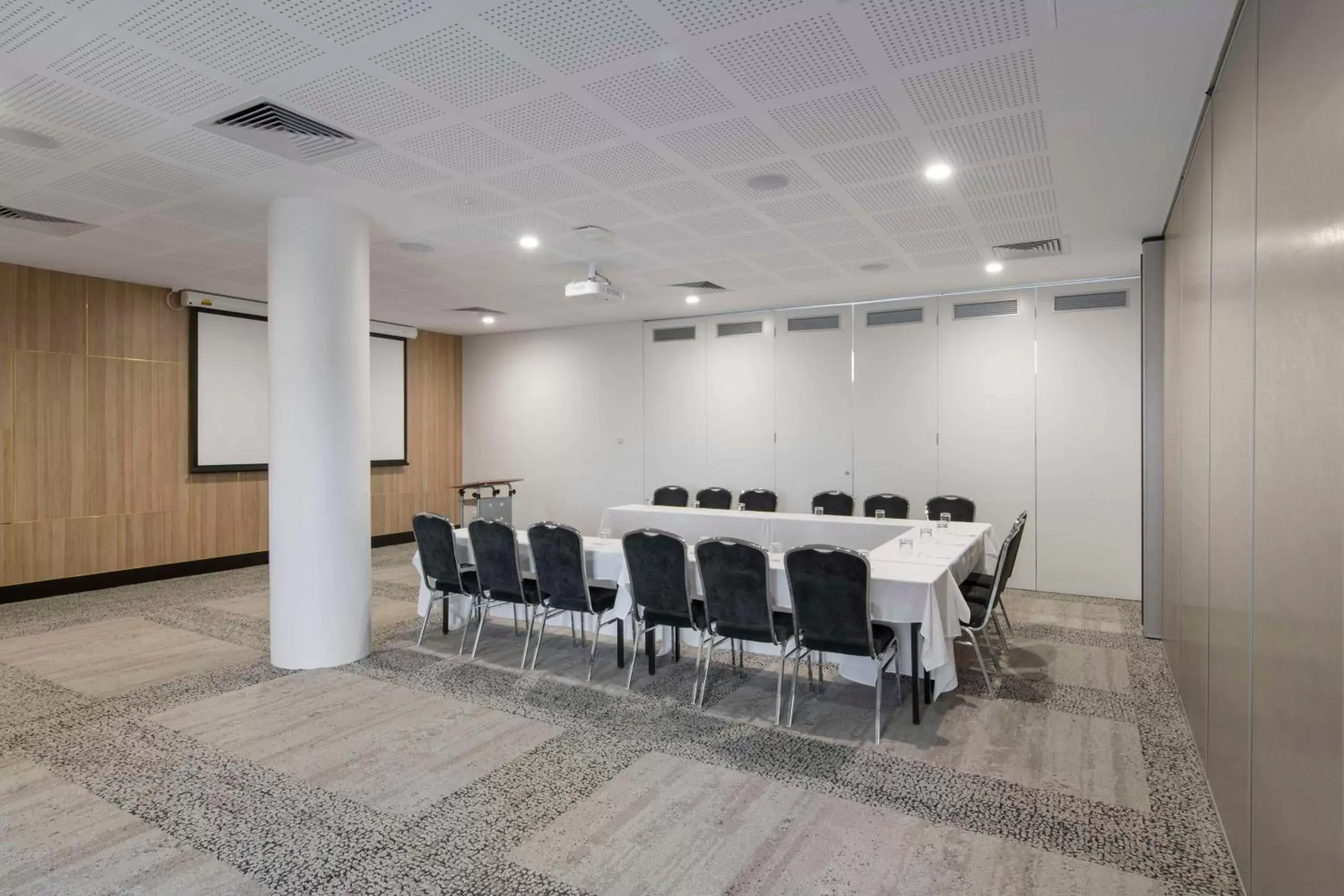 Meeting/conference room in Metro Hotel Perth