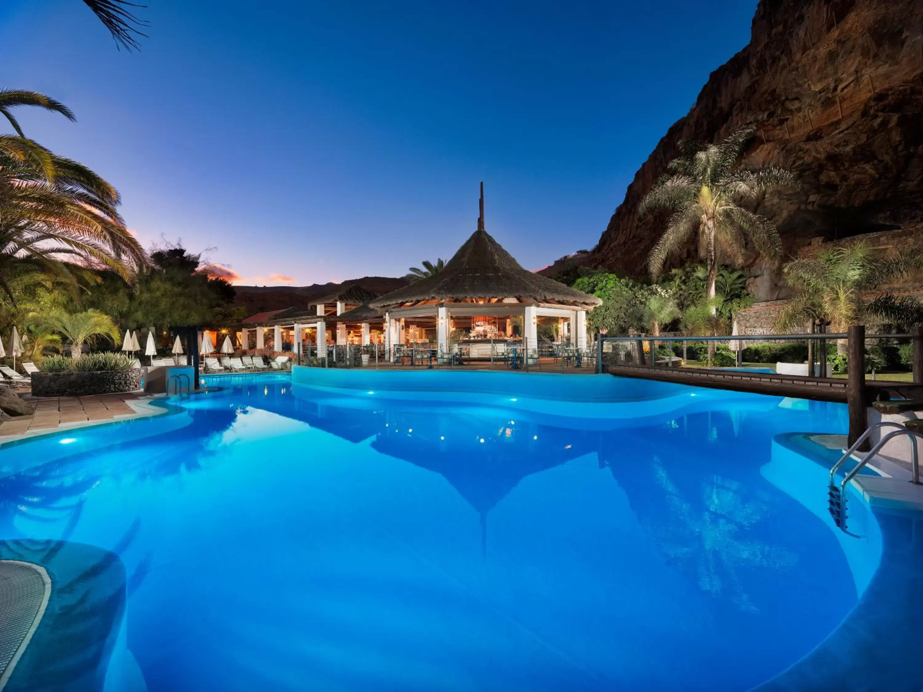 Swimming Pool in Hotel Jardín Tecina