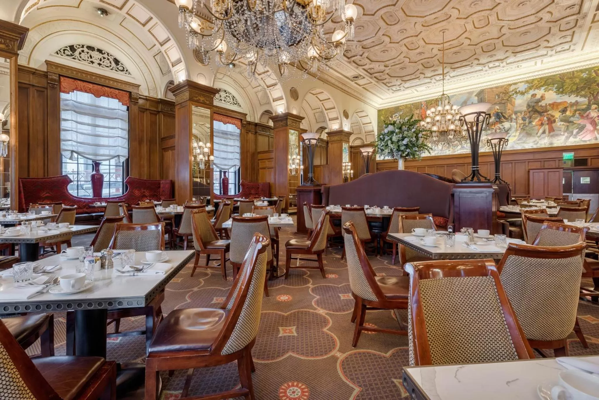 Restaurant/places to eat in Omni William Penn Hotel