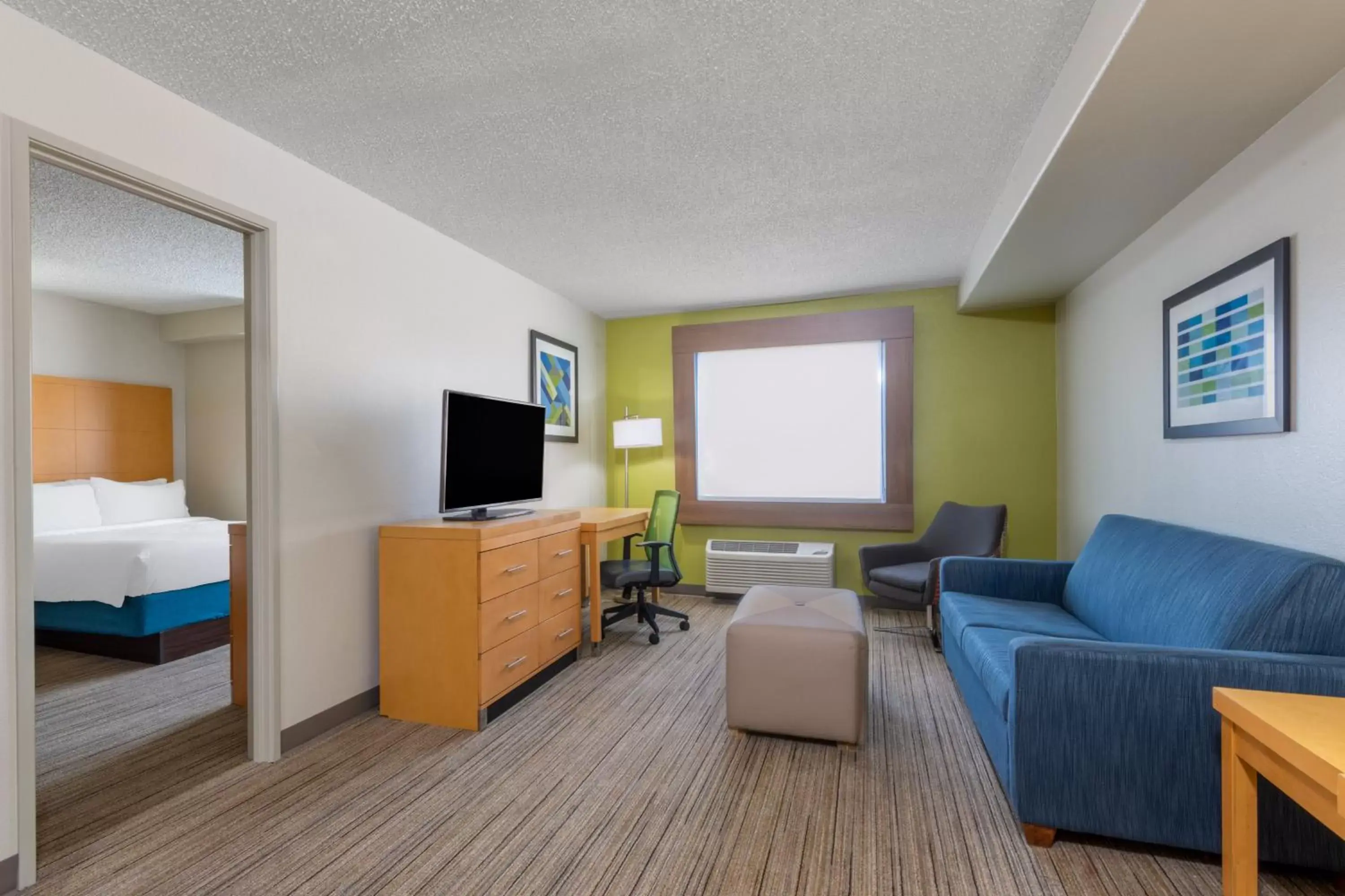 Photo of the whole room, Seating Area in Holiday Inn Express & Suites Wheat Ridge-Denver West, an IHG Hotel