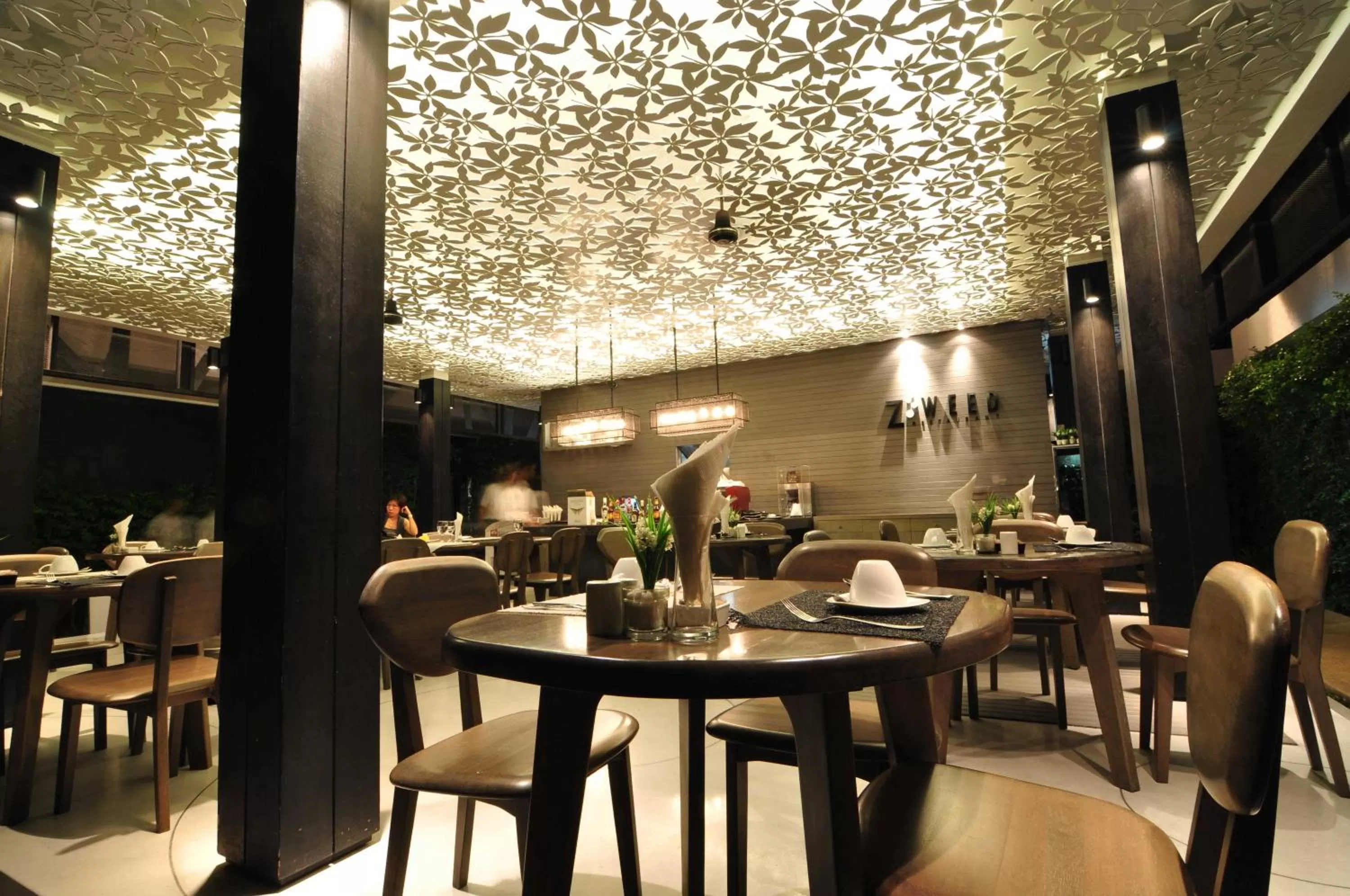 Restaurant/places to eat in Cher Resort