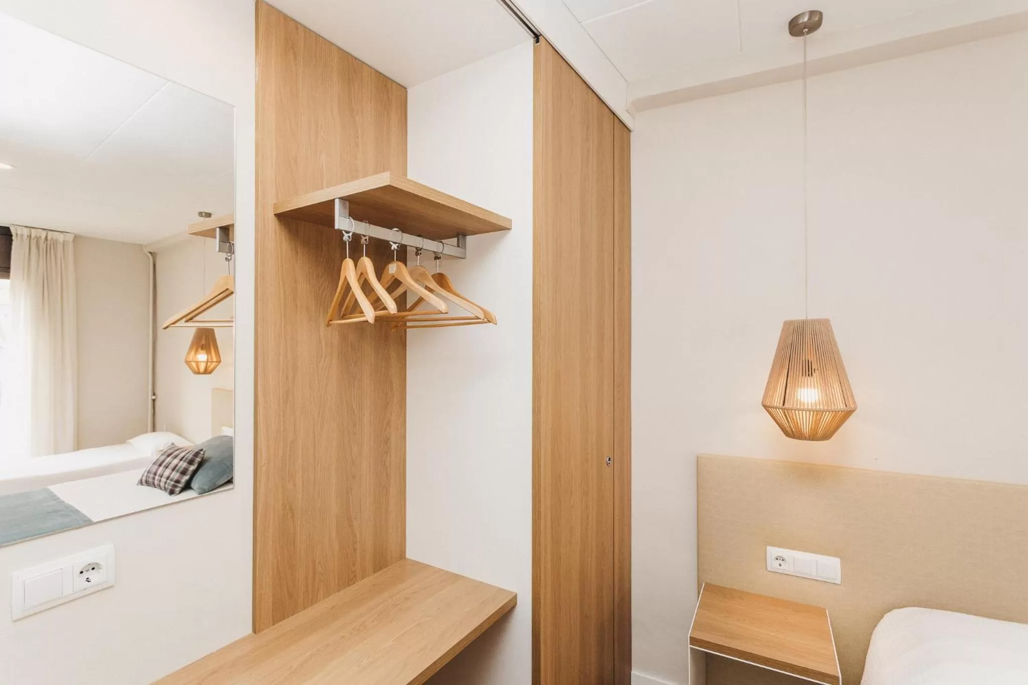 Bedroom, Bed in Hotel Catalunya Ribes de Freser