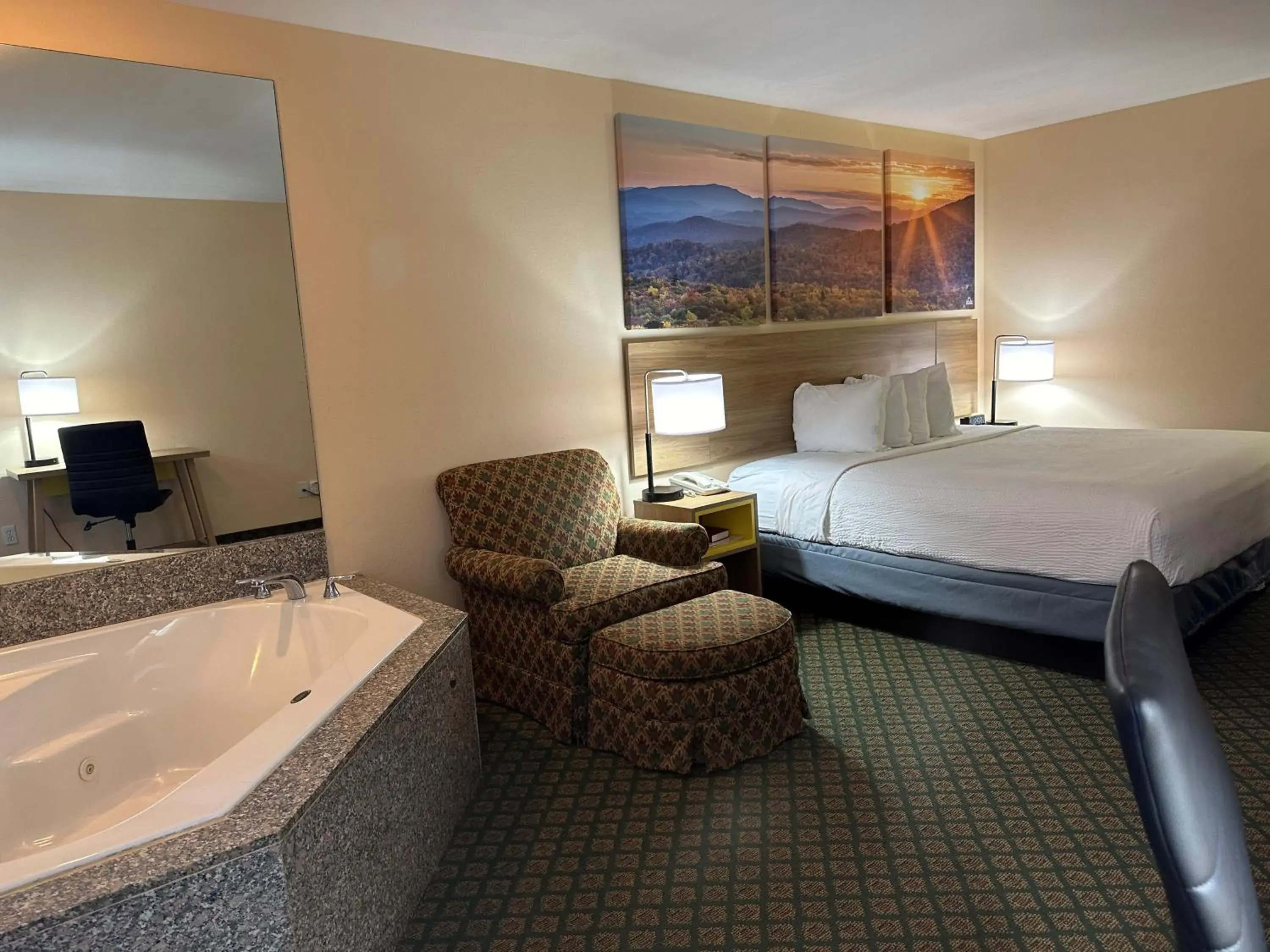 Bedroom, Bathroom in Days Inn & Suites by Wyndham Eunice