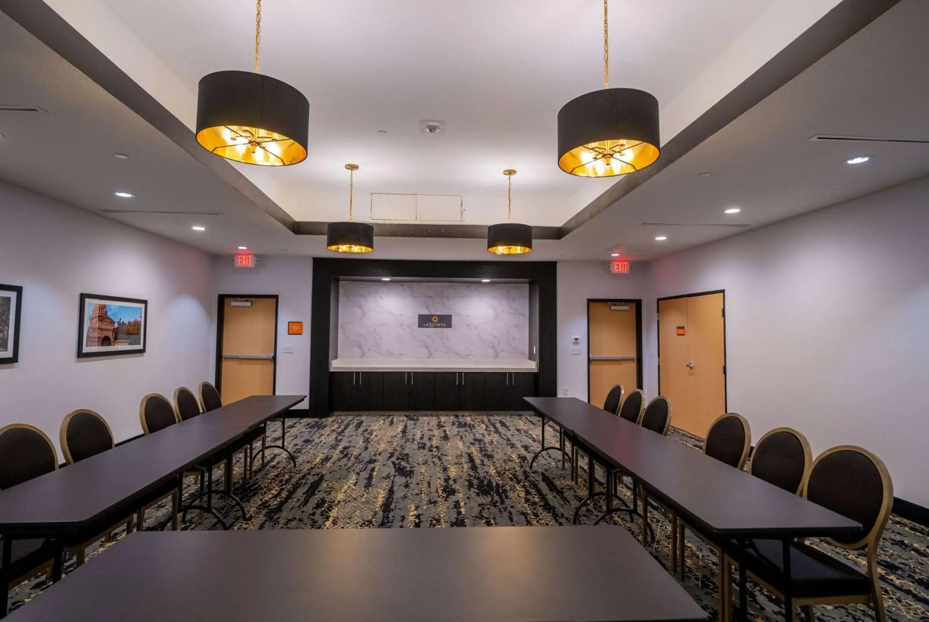 Meeting/conference room in La Quinta Inn & Suites by Wyndham Austin Parmer Tech Ridge