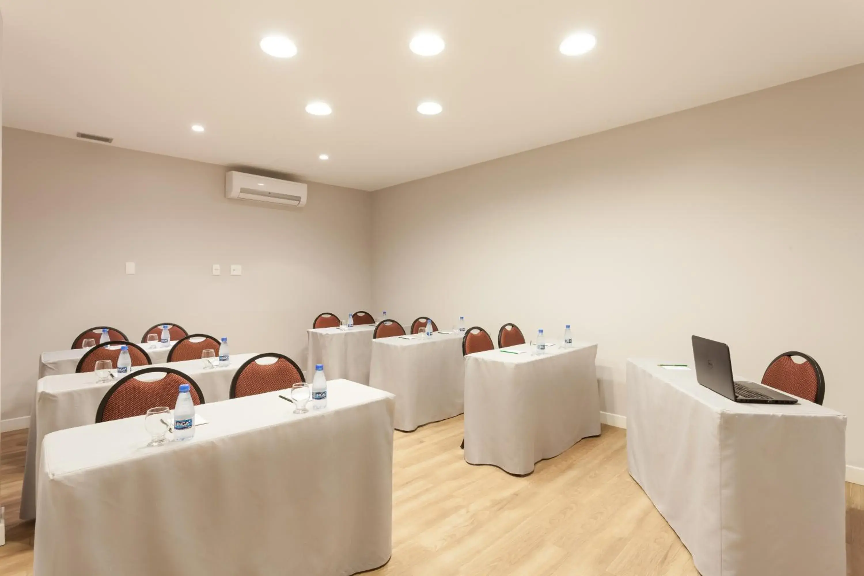 Banquet/Function facilities in eSuites Spa Lagoa Santa