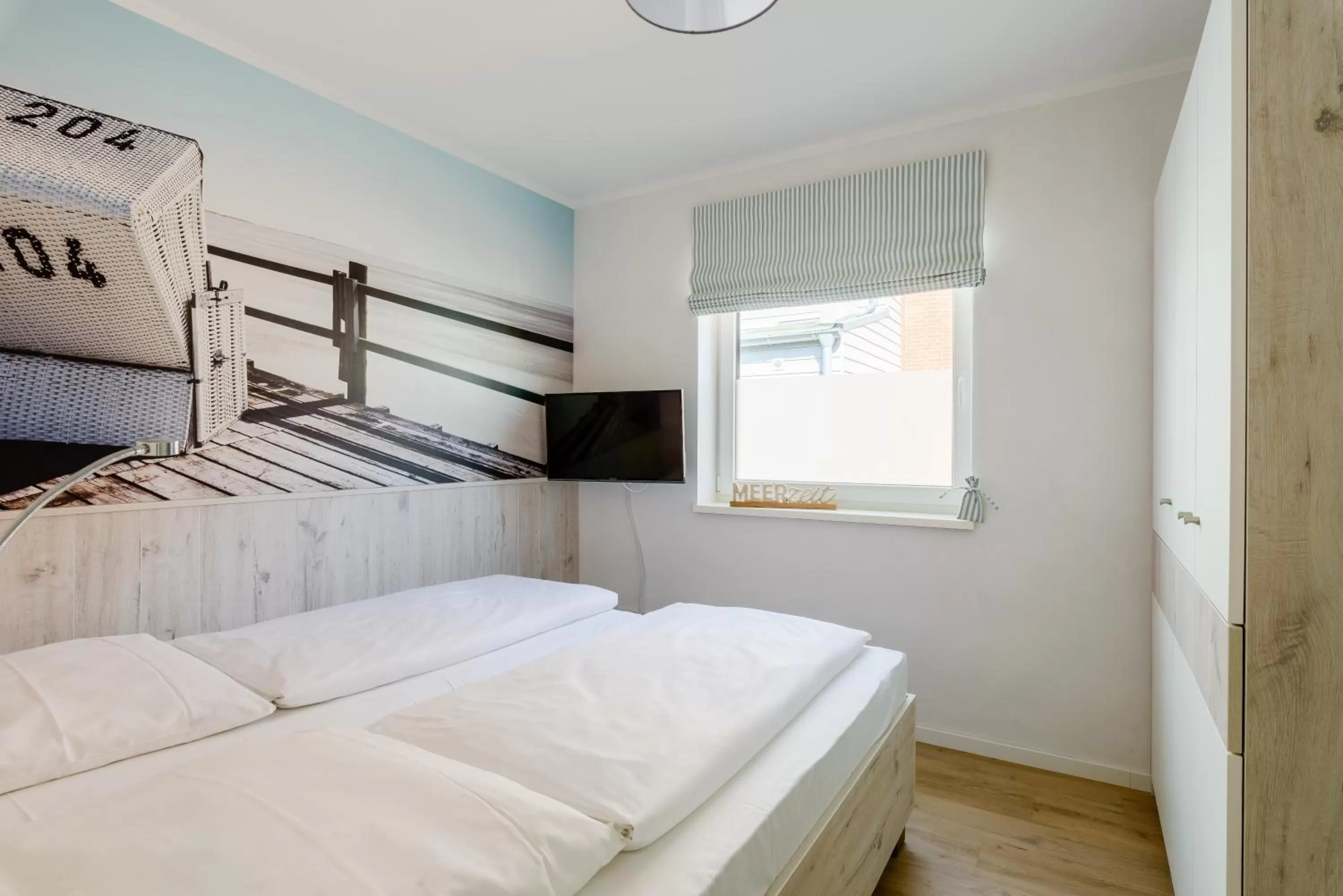 Bedroom, Bed in Nordsee-Hotel Hinrichsen