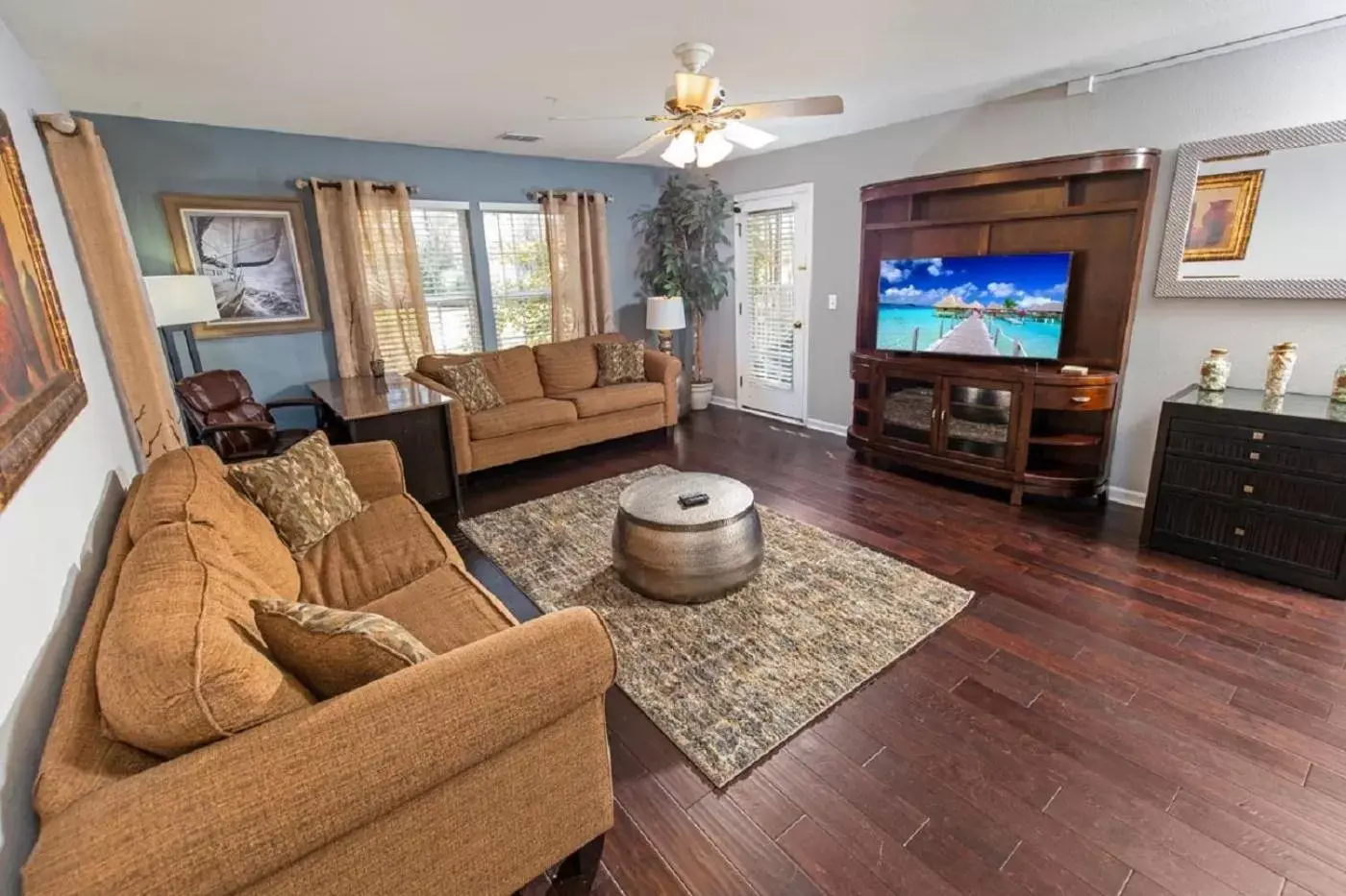 Living room, Seating Area in River Oaks Golf Resort