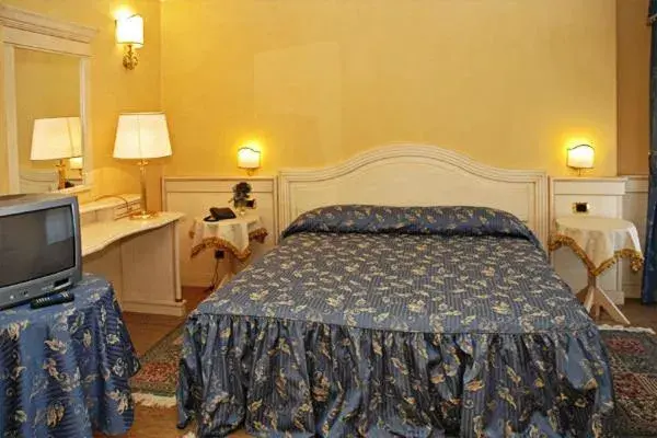 Family Suite with Balcony (2 Adults + 2 Children) in Hotel Columbus Family Suite with Balcony (2 Adults + 2 Children) in Hotel Columbus