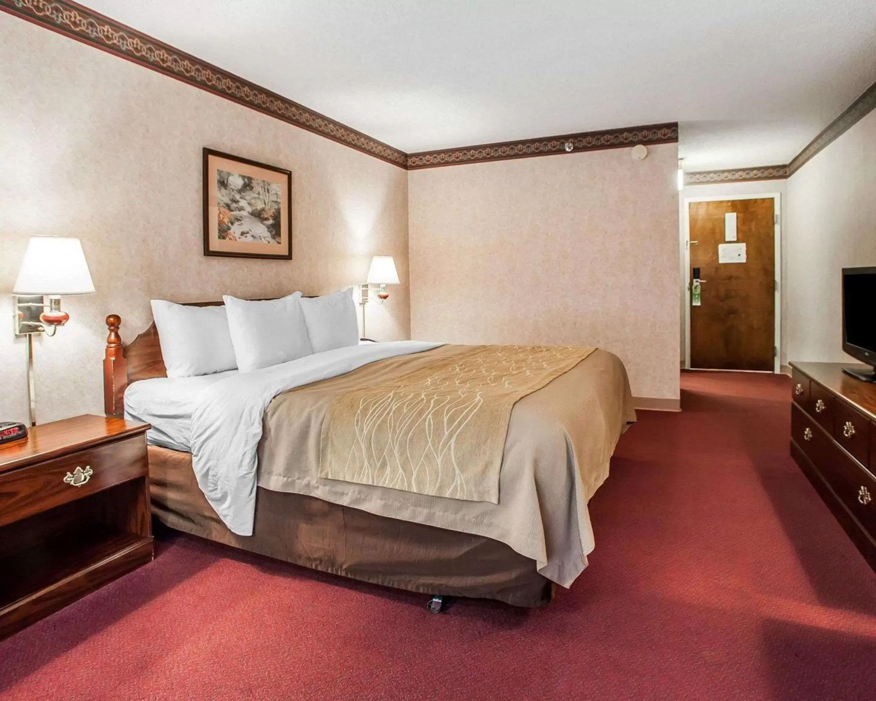 Photo of the whole room, Bed in Quality Inn Midway