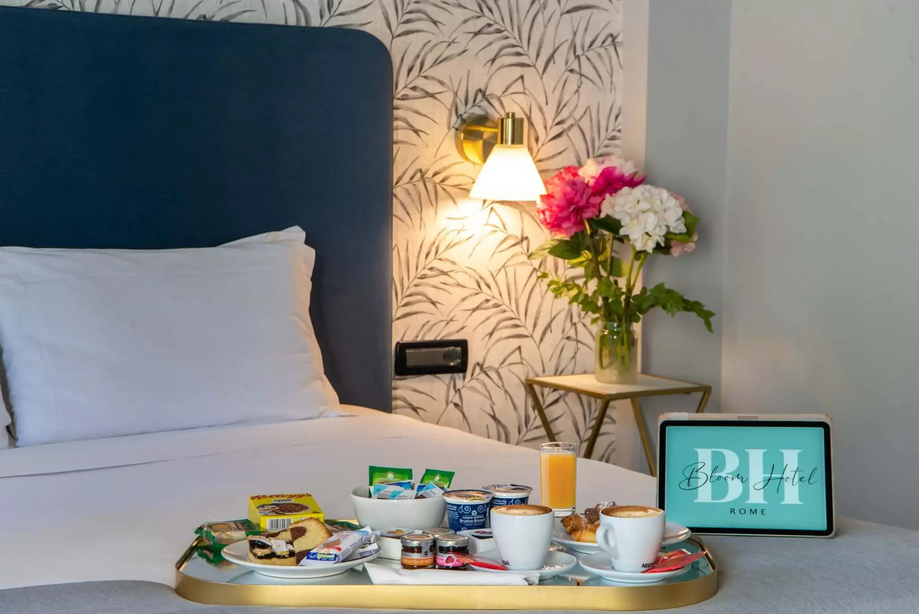 Bed in Bloom Hotel Rome