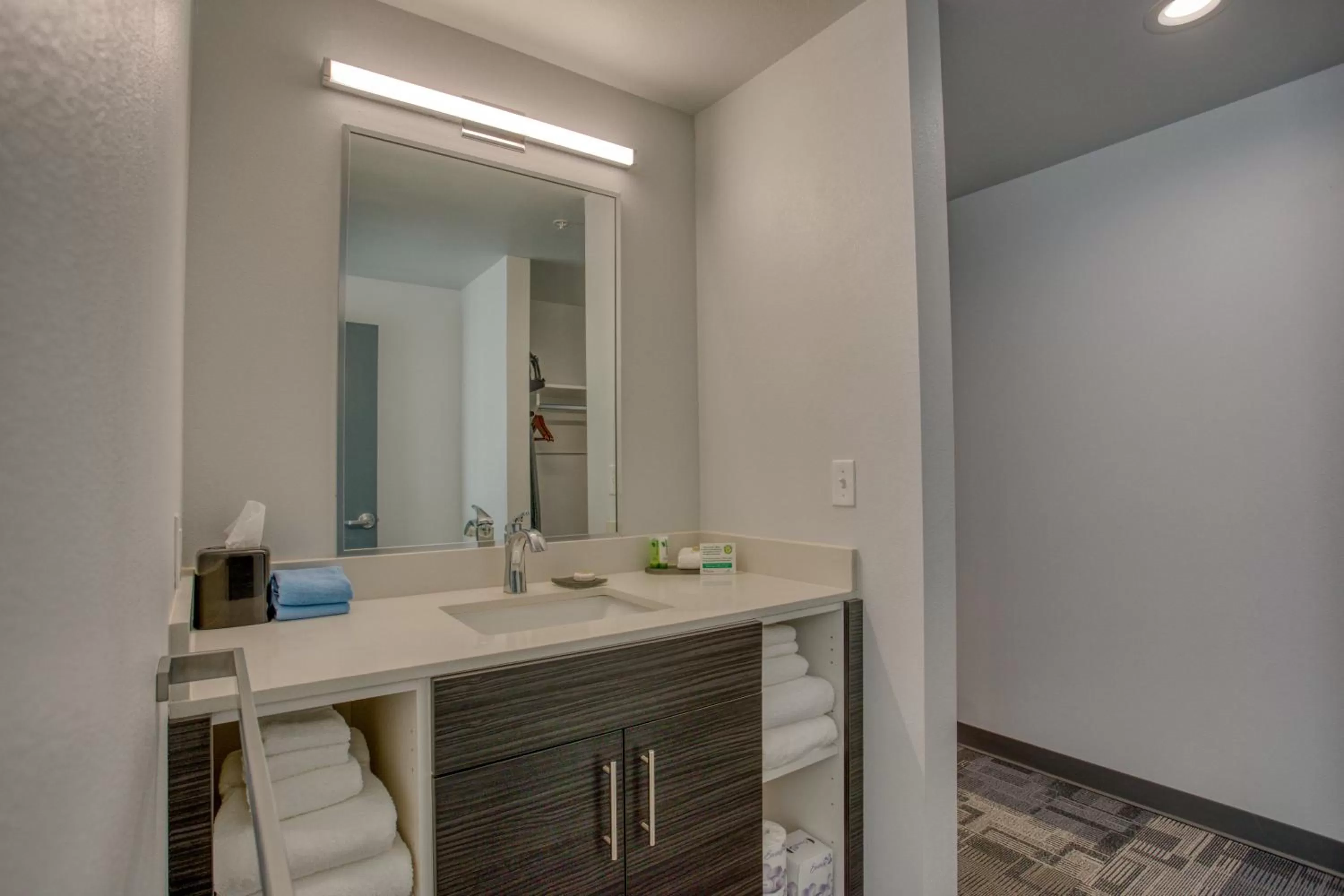 Breakfast in Post Time Inn