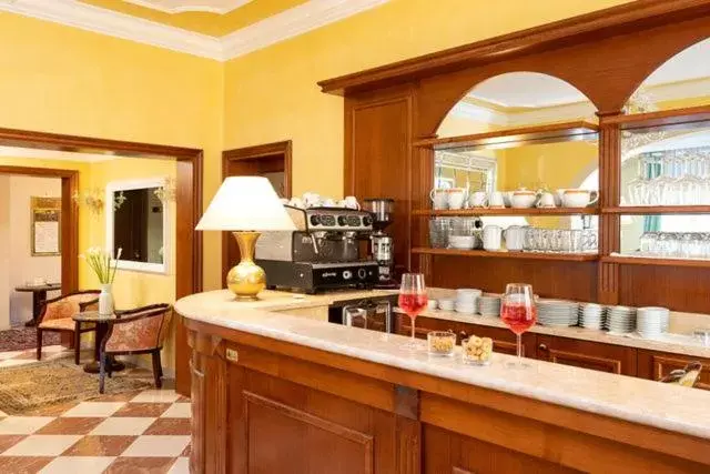 Lounge or bar in Hotel Villa Cipro