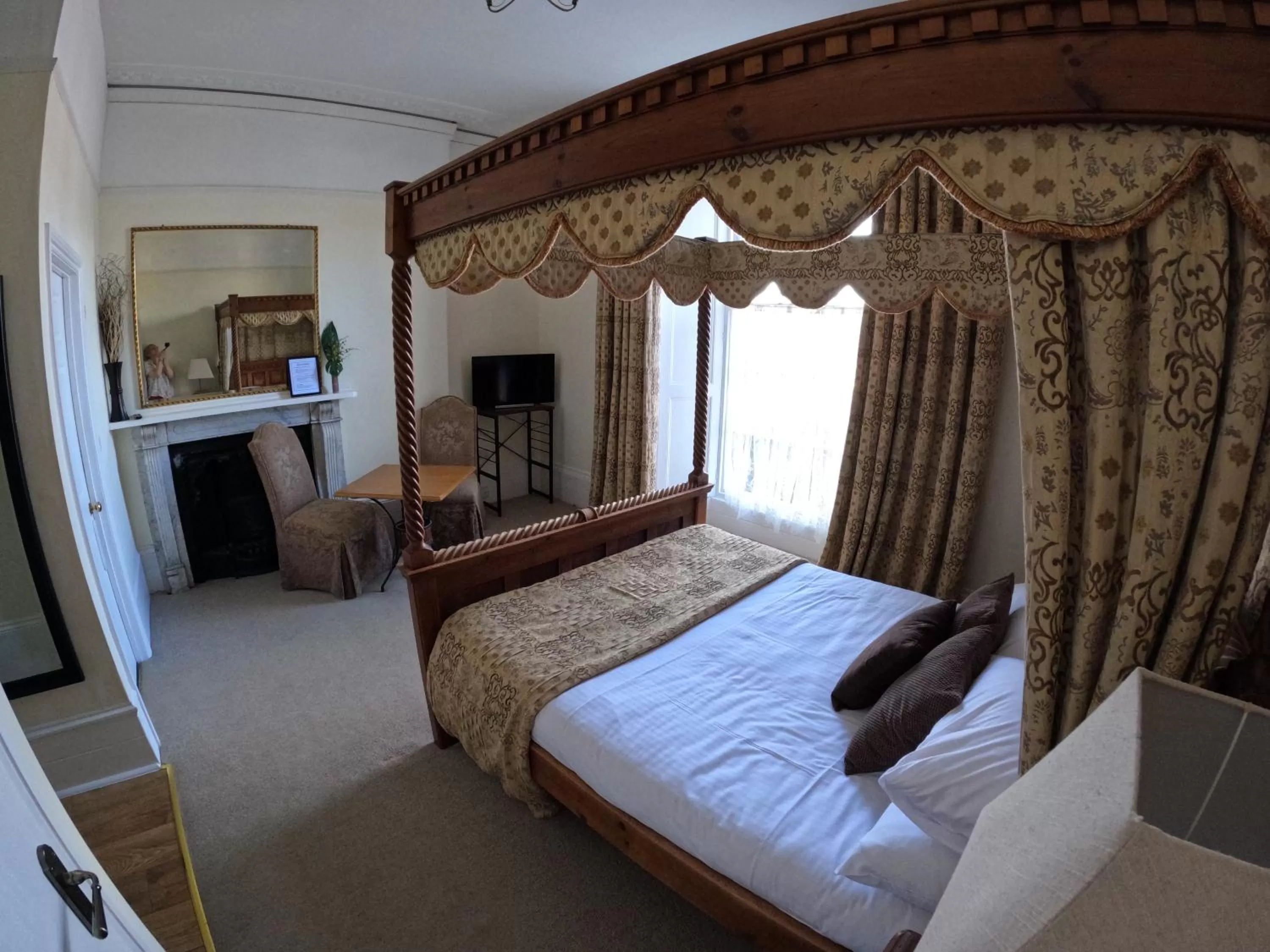 Bed in The Grove Falmouth