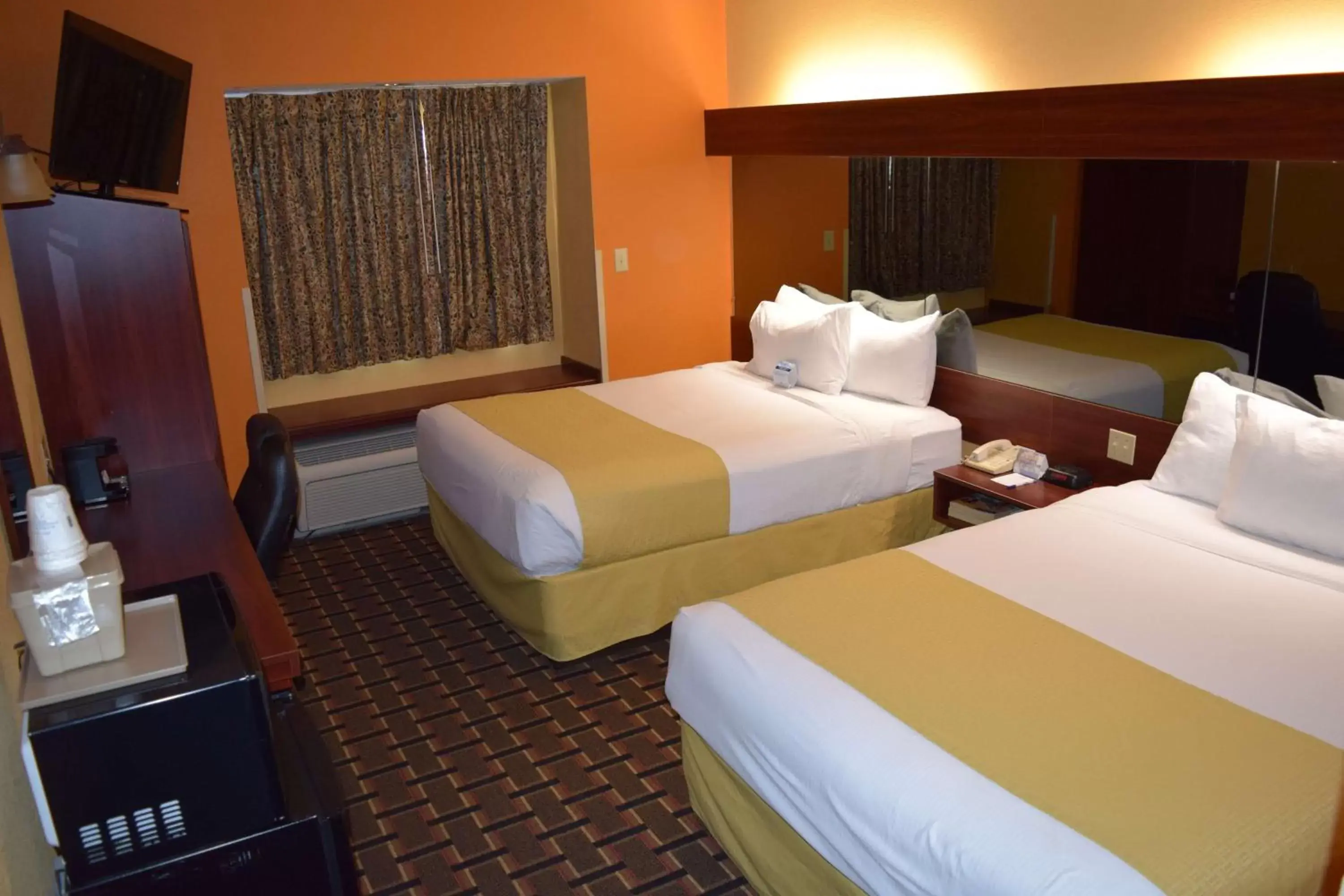 Photo of the whole room, Bed in Microtel Inn & Suites by Wyndham Rock Hill/Charlotte Area