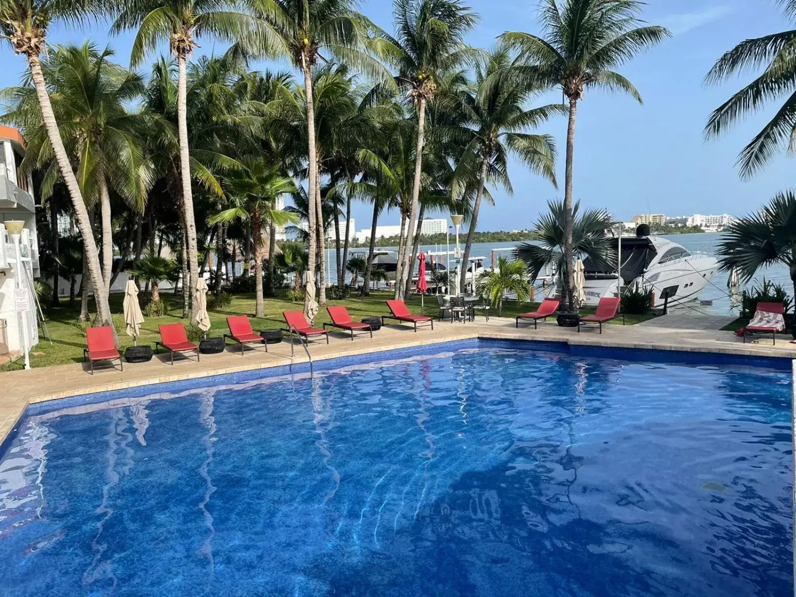 Swimming Pool in Sina Suites