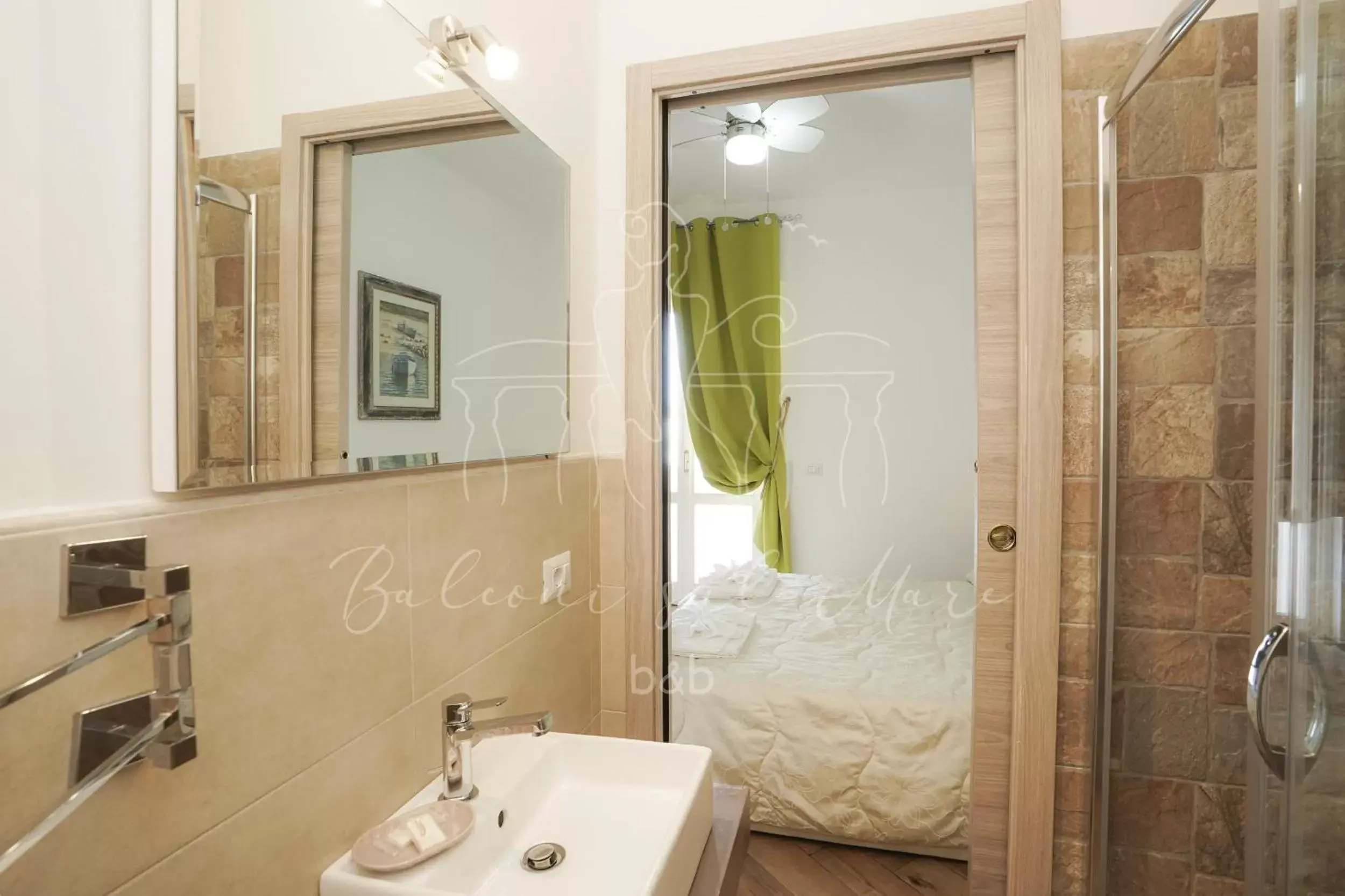 Shower, Bathroom in Balconi sul mare