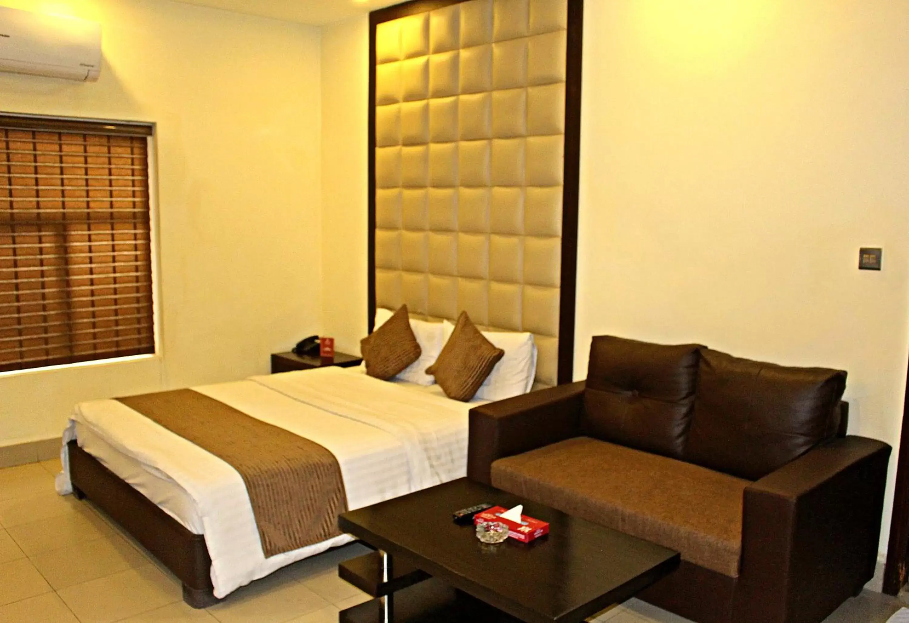 Deluxe Single Room - single occupancy in Hotel Akbar International Deluxe Single Room - single occupancy in Hotel Akbar International