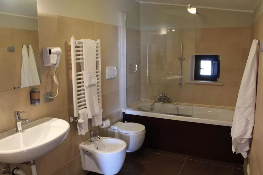 Bathroom in Hotel Torre Domini