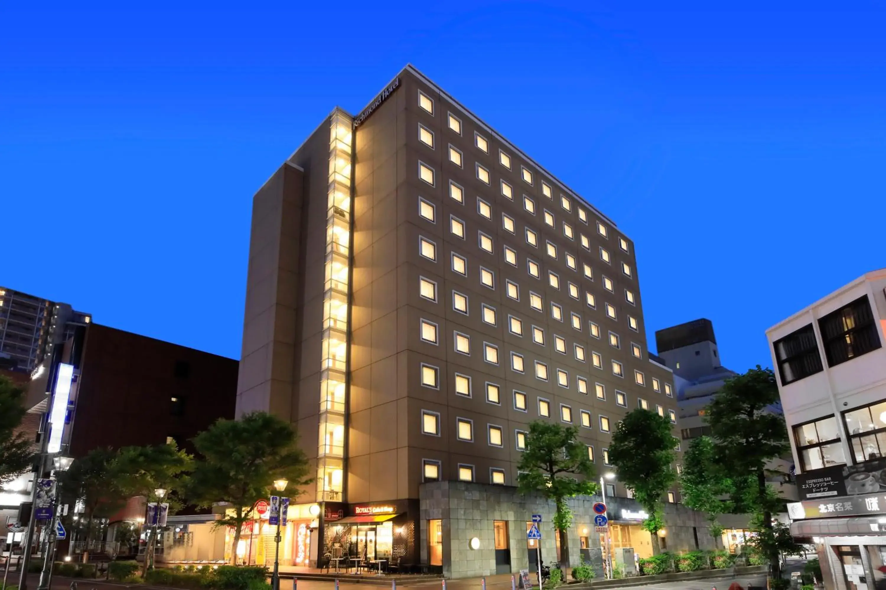 Property Building in Richmond Hotel Yokohama Bashamichi