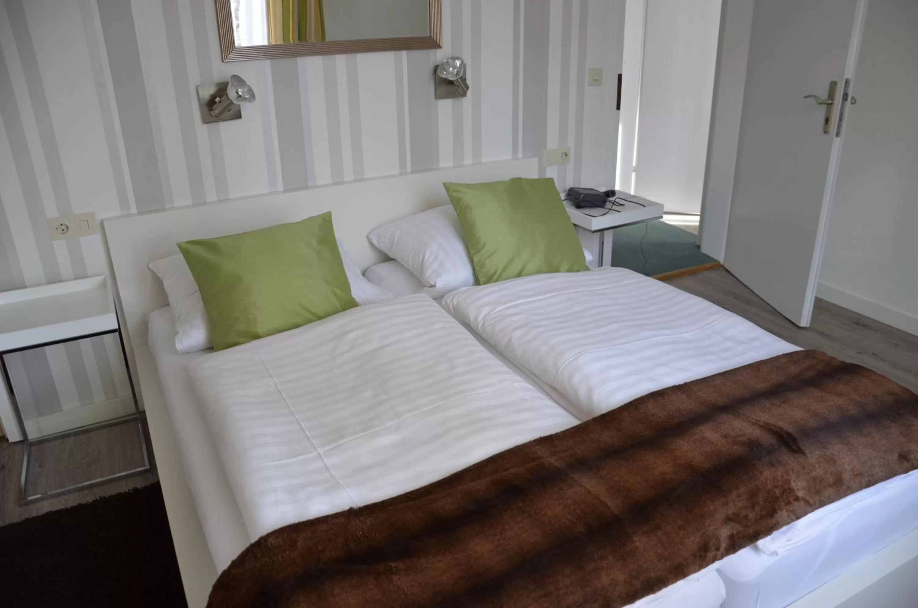 Pets, Bed in Hotel Restaurant Kniebishöhe