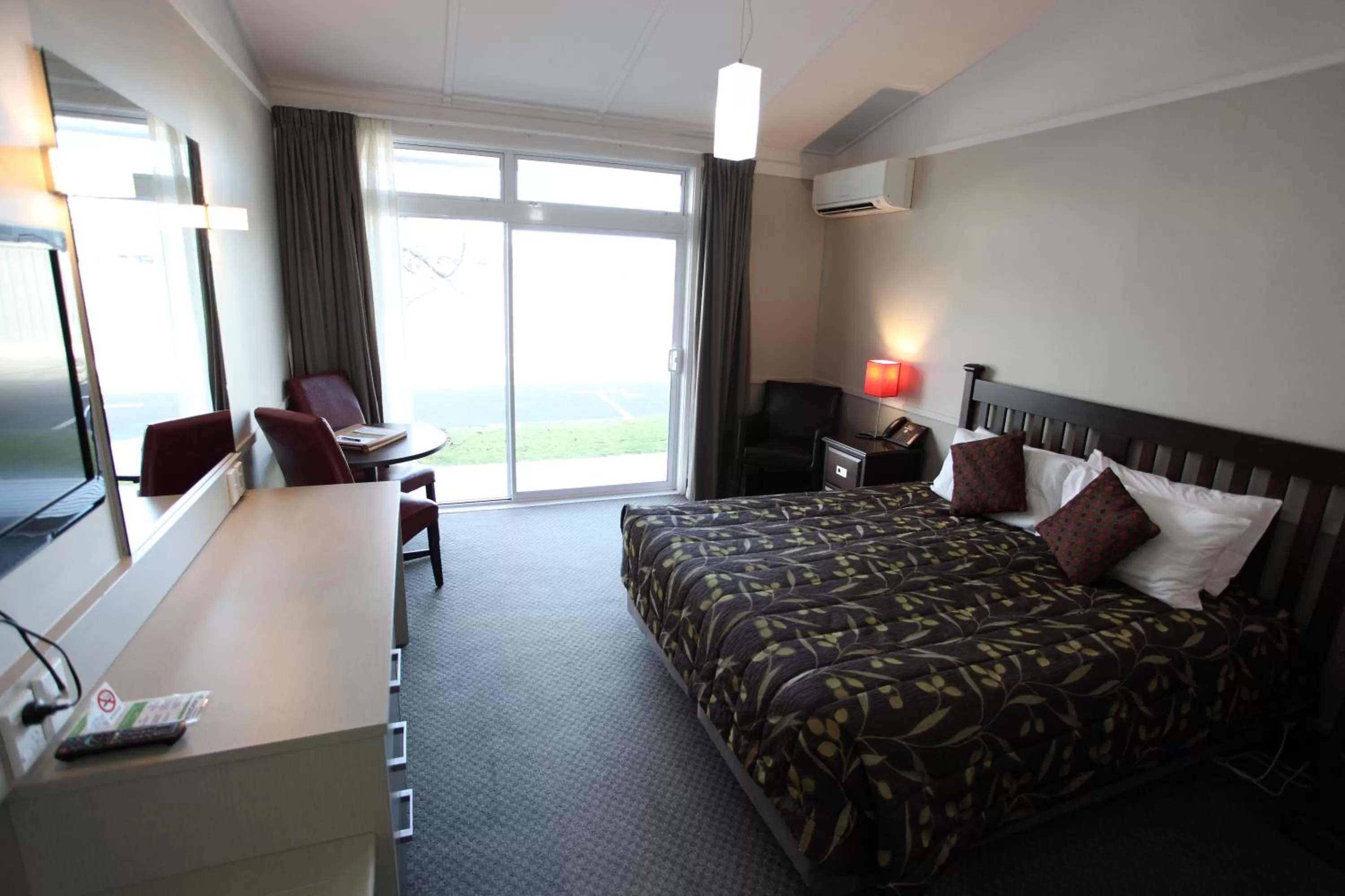 Day, Bed in Hotel Ashburton