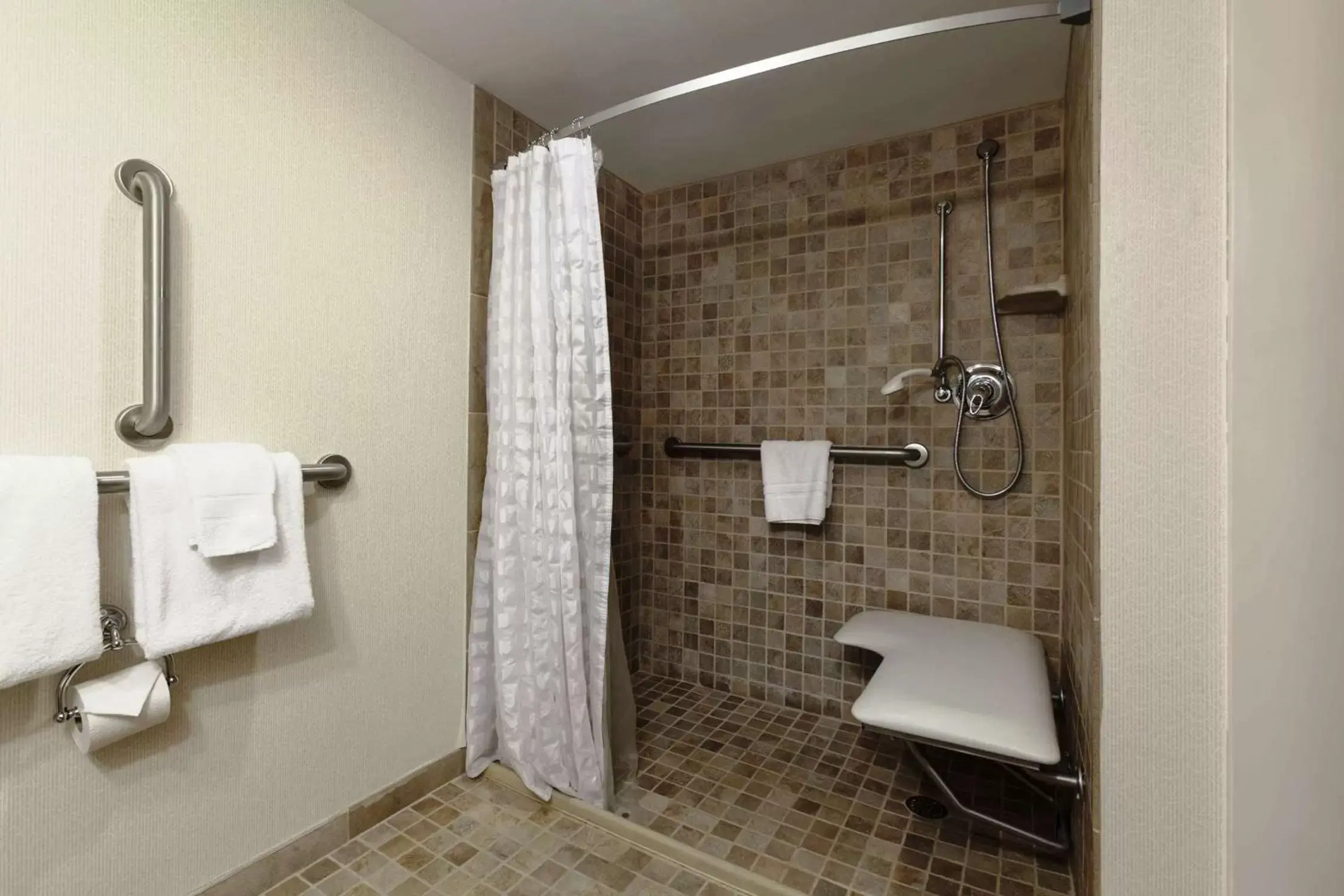 Bed, Bathroom in Embassy Suites by Hilton Richmond