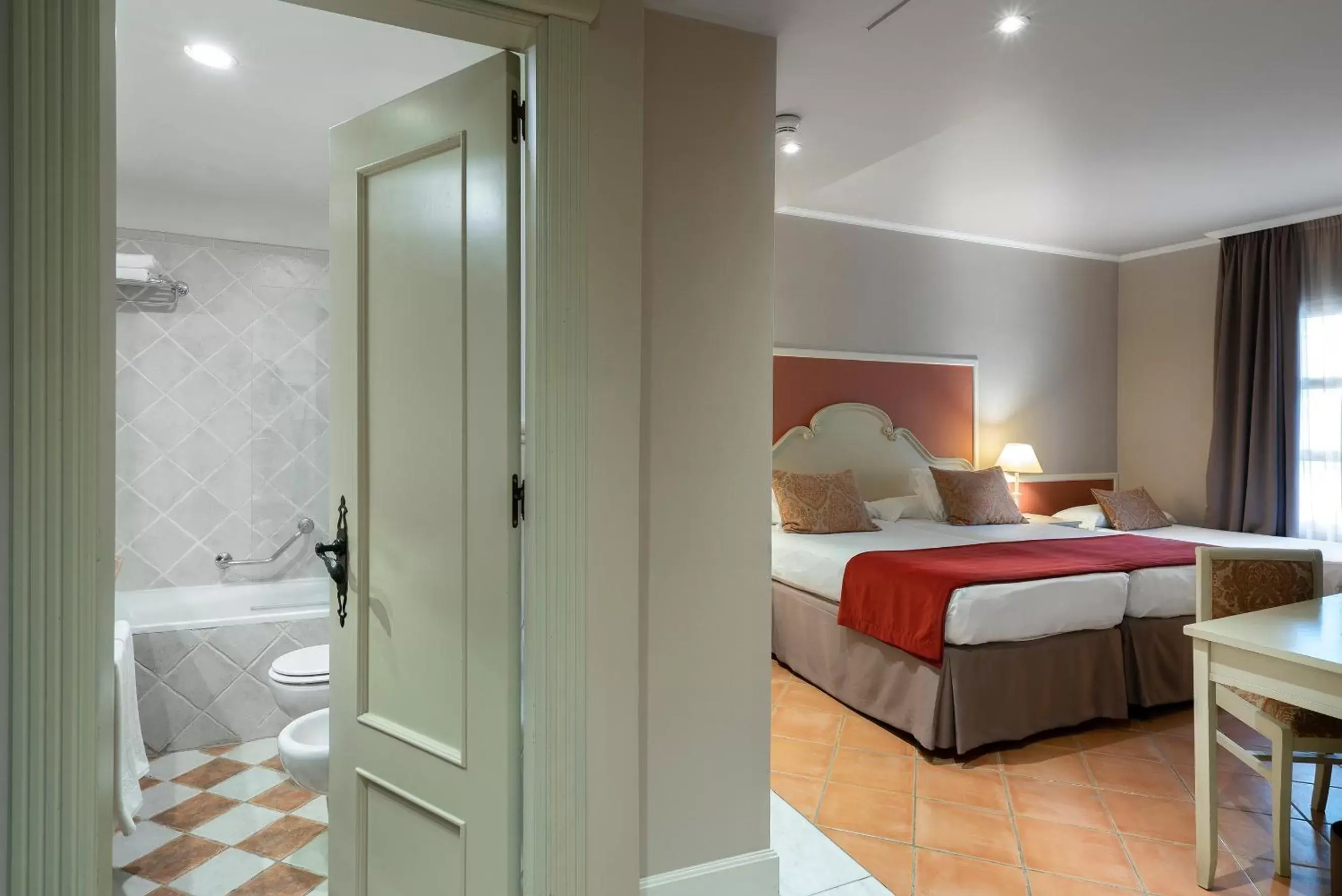 Bathroom, Bed in Vincci La Rabida