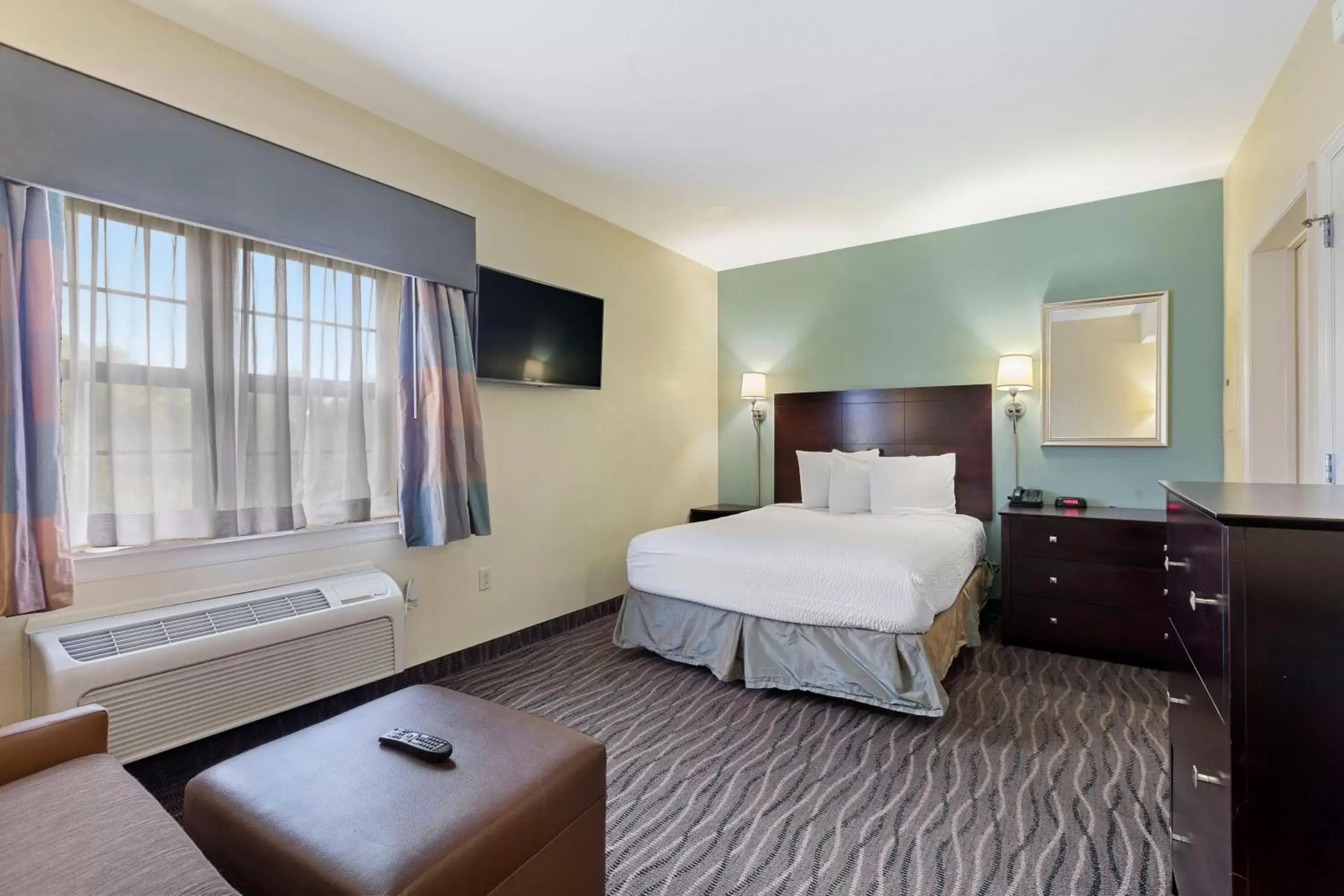 Bed in Extended Stay America Premier Suites - Lakeland - I-4