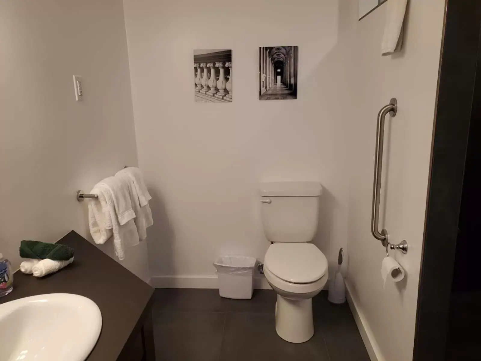 Bathroom in Celadon Lodge