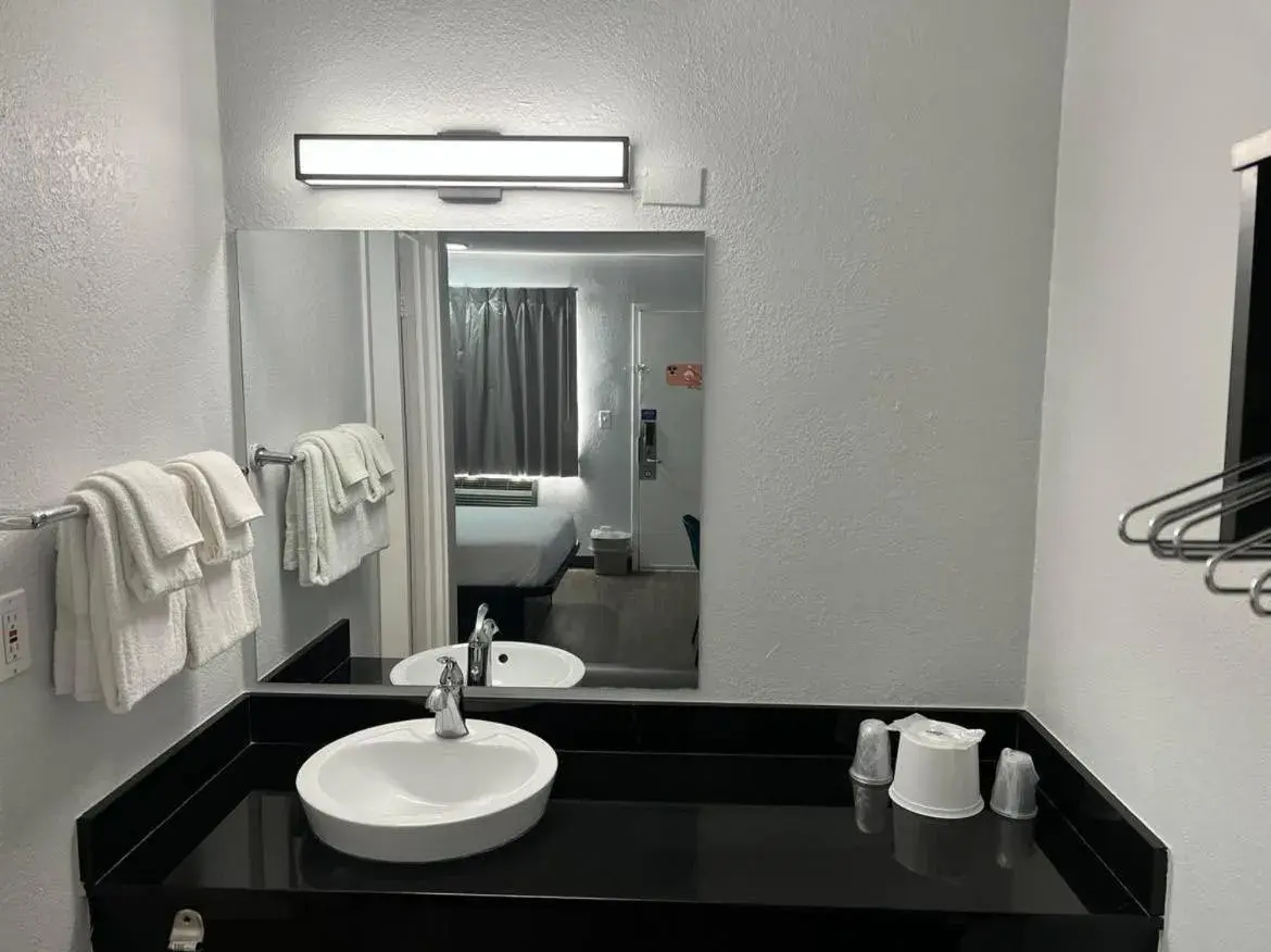 Bathroom in Motel 6-Lakeland, FL