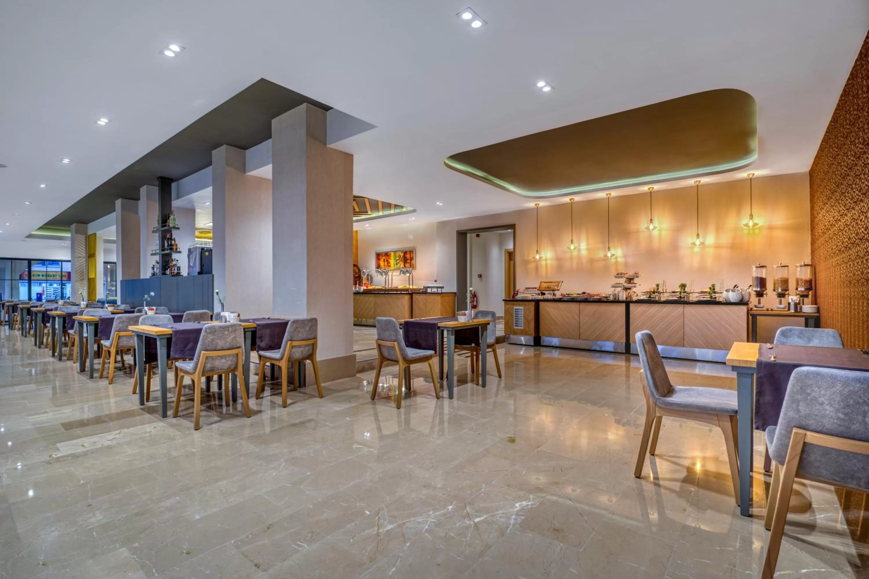 Restaurant/places to eat in Sealife Lounge - Adult only