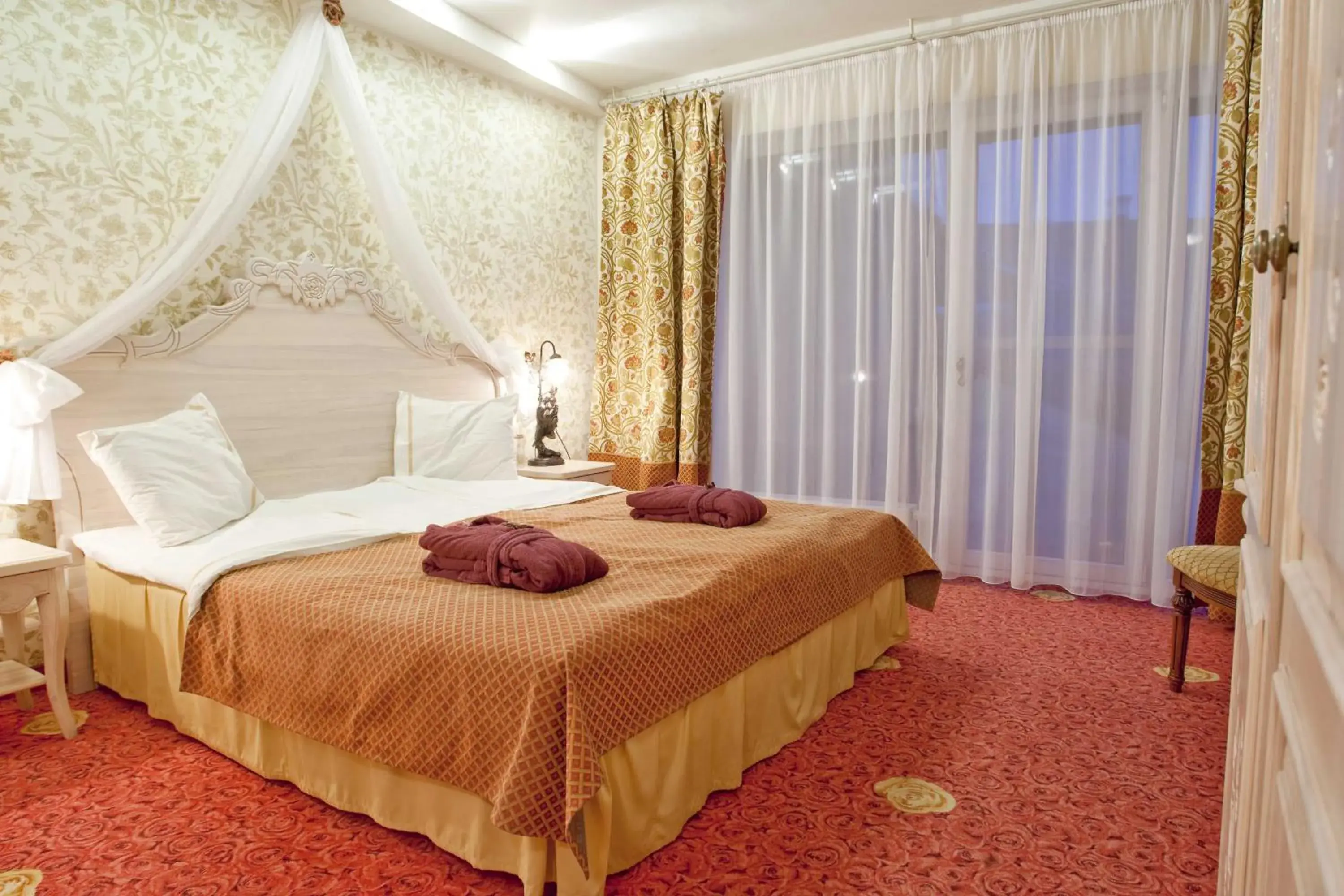 Night, Bed in Grand Rose SPA Hotel