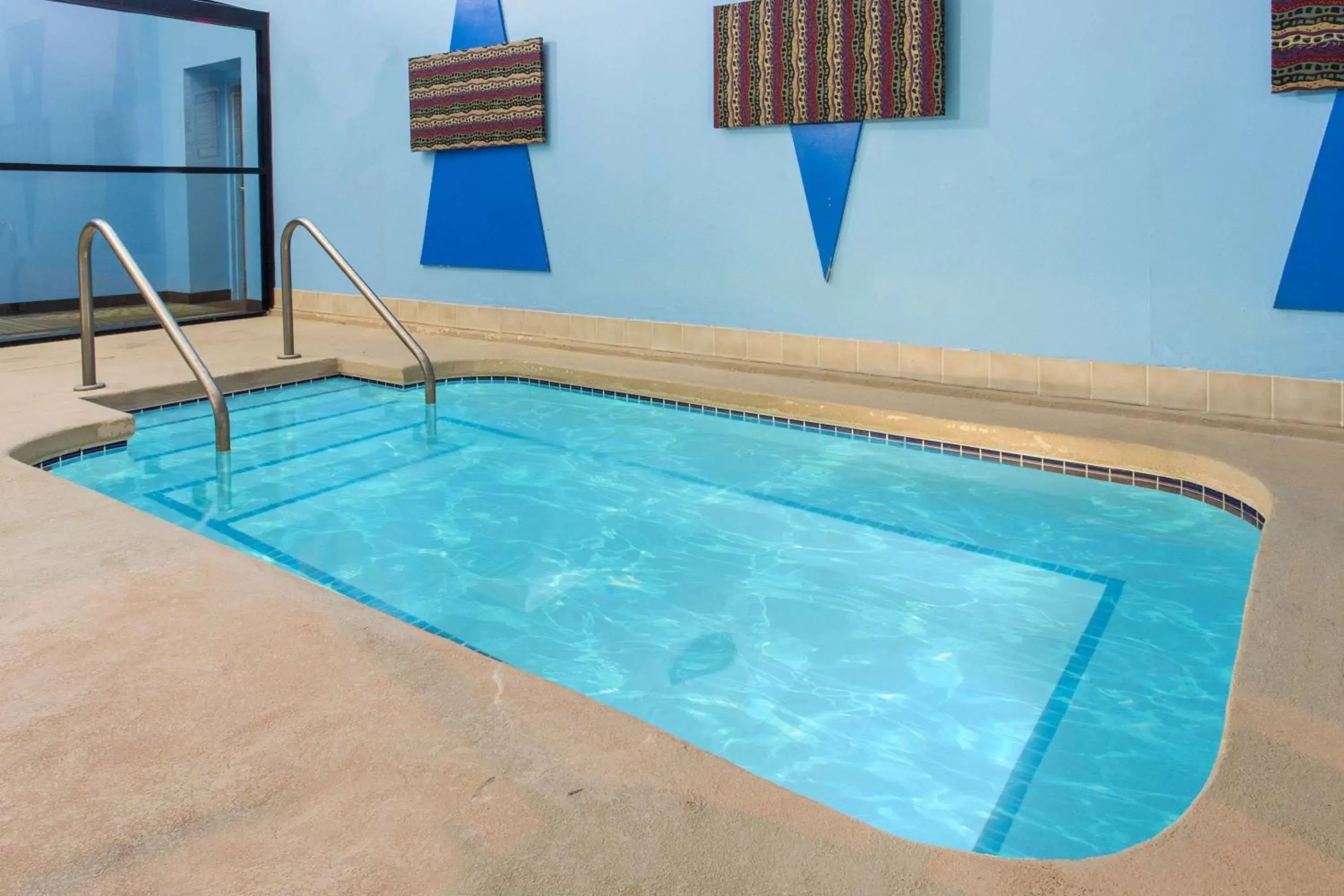 Hot Tub, Swimming Pool in Super 8 by Wyndham Beloit