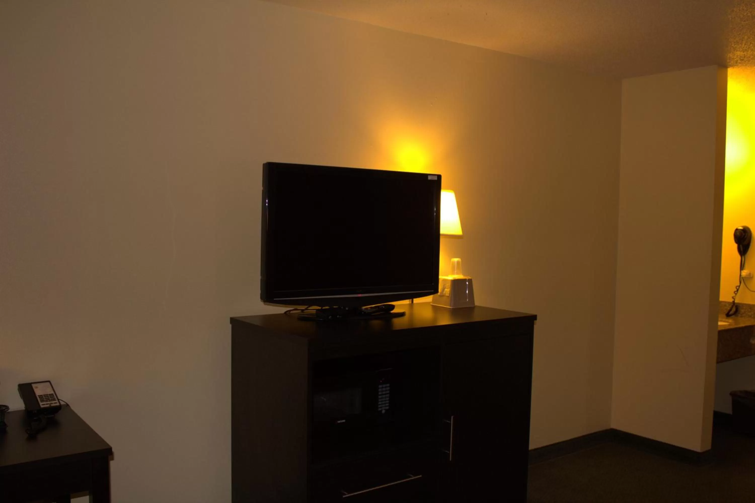 Super 8 by Wyndham Colby