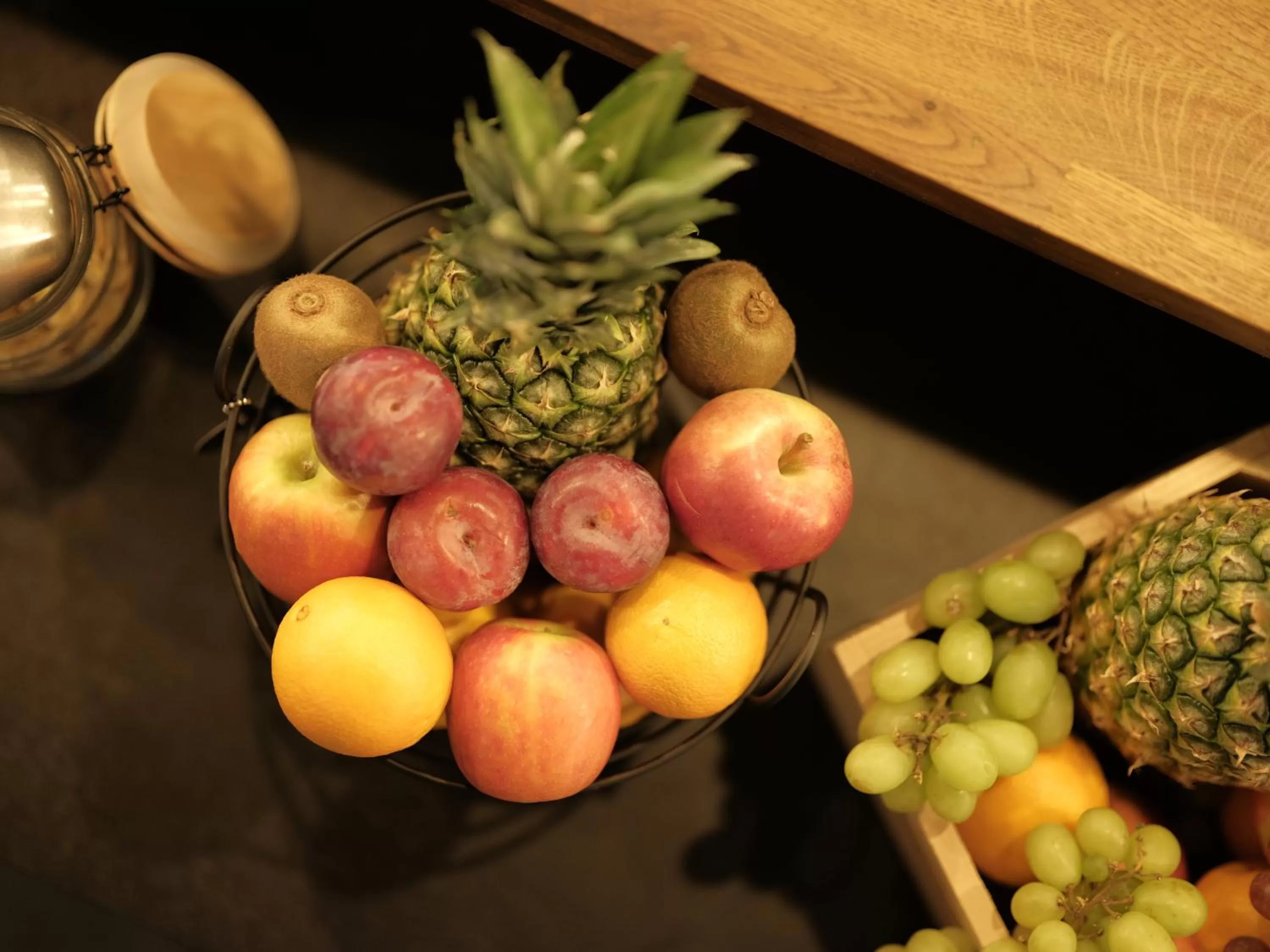 Food and drinks in THE ROOMS - Hotel & House