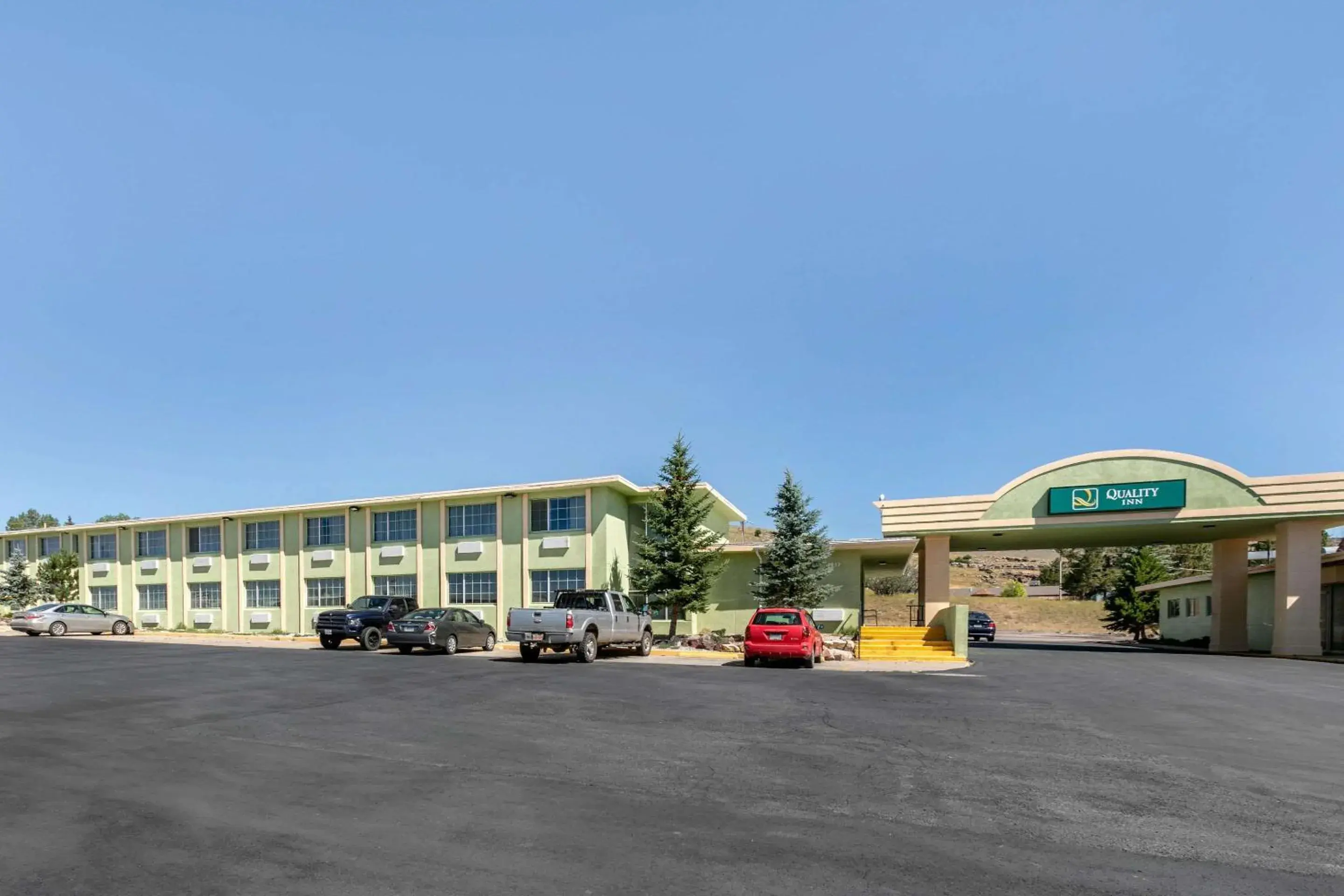 Property building in Quality Inn Rawlins I-80 Property building in Quality Inn Rawlins I-80