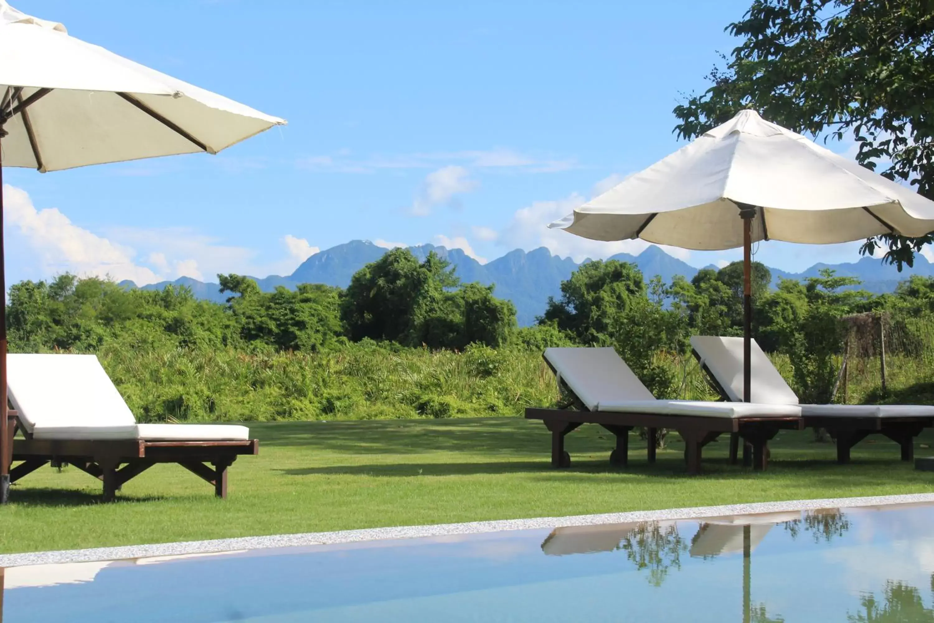 Swimming Pool in Temple Tree Resort