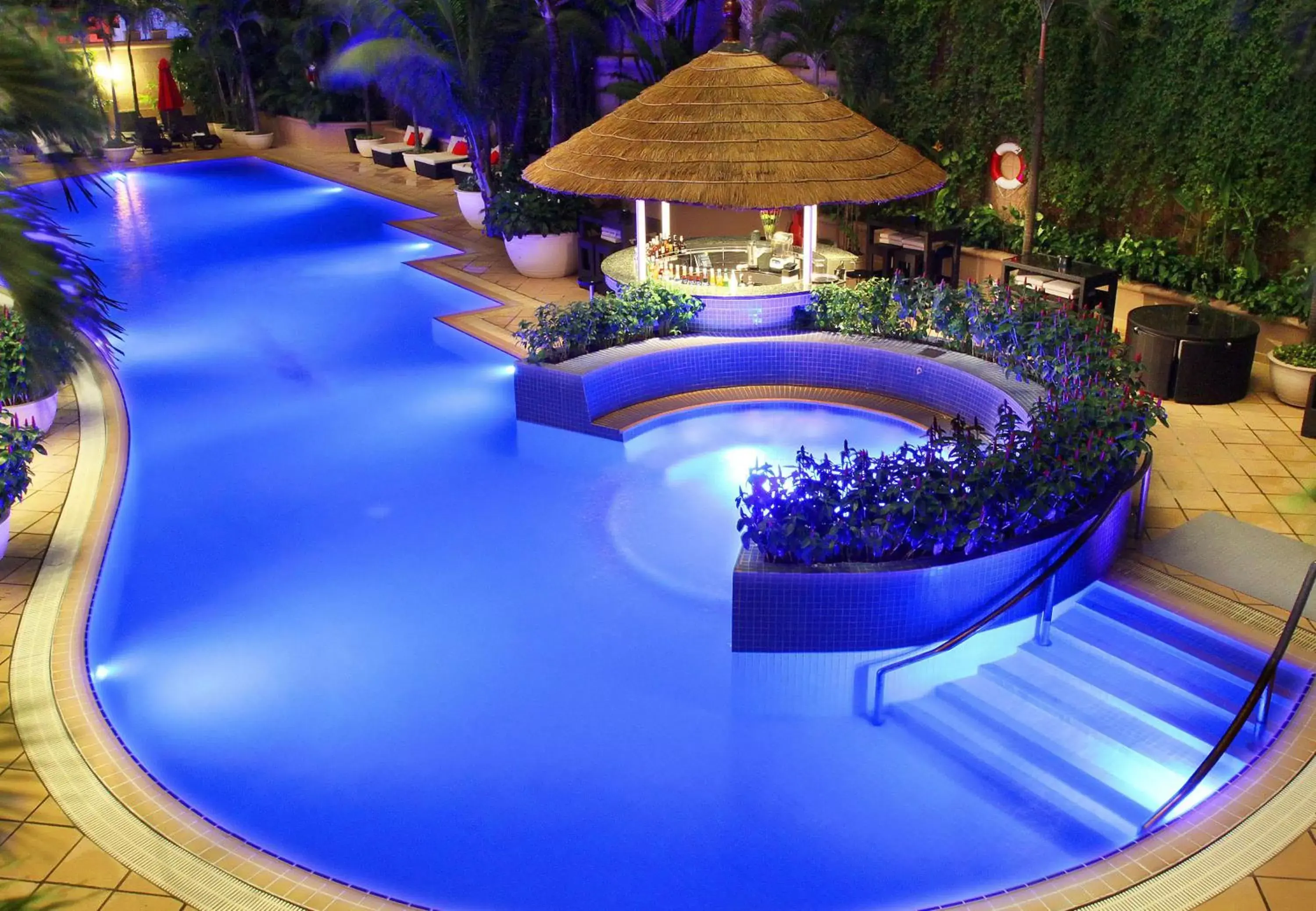 Swimming Pool in Caravelle Saigon