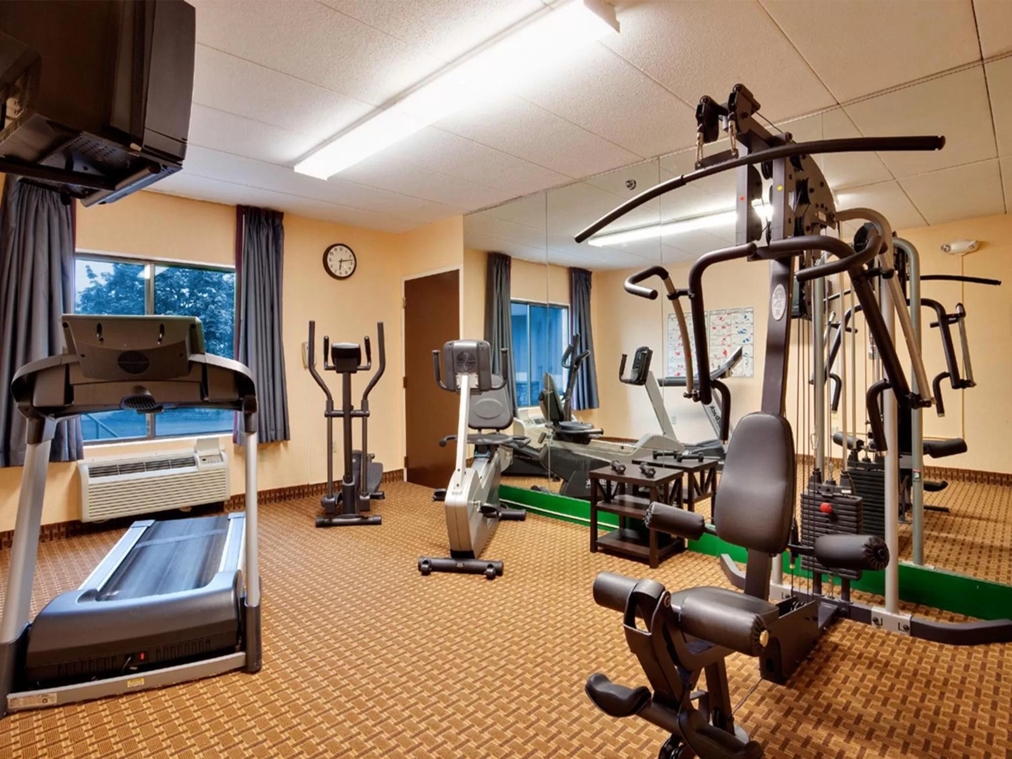 Fitness centre/facilities in Baymont by Wyndham East Windsor Bradley Airport