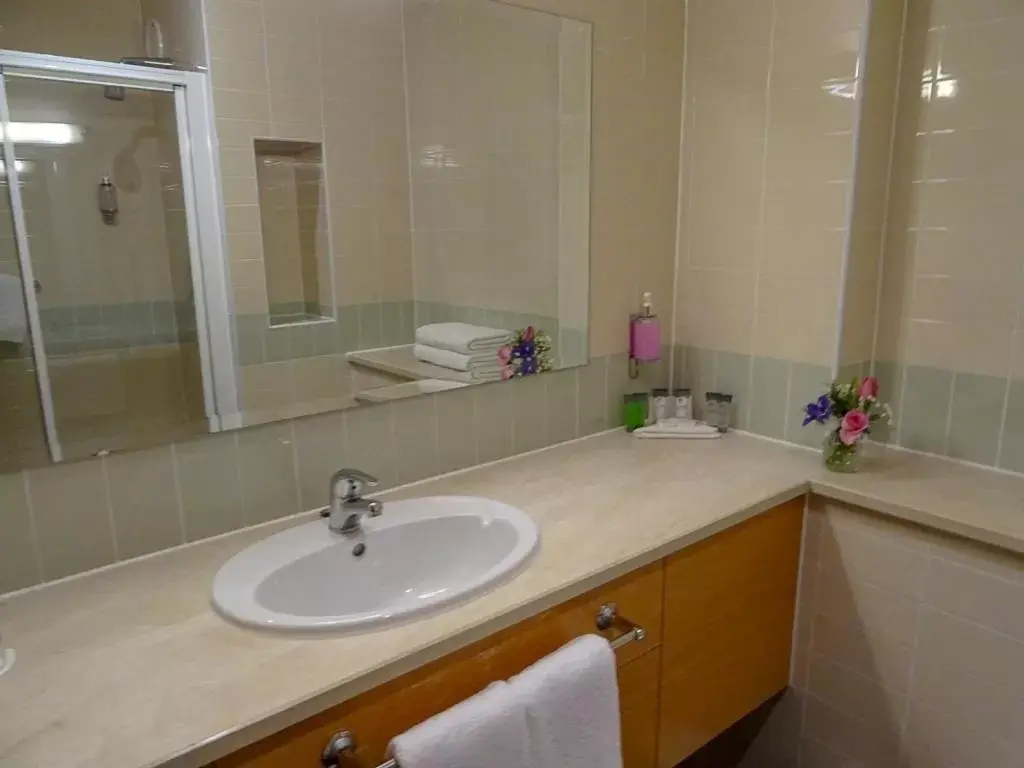 Double Single Room in Raheen Woods Hotel Double Single Room in Raheen Woods Hotel