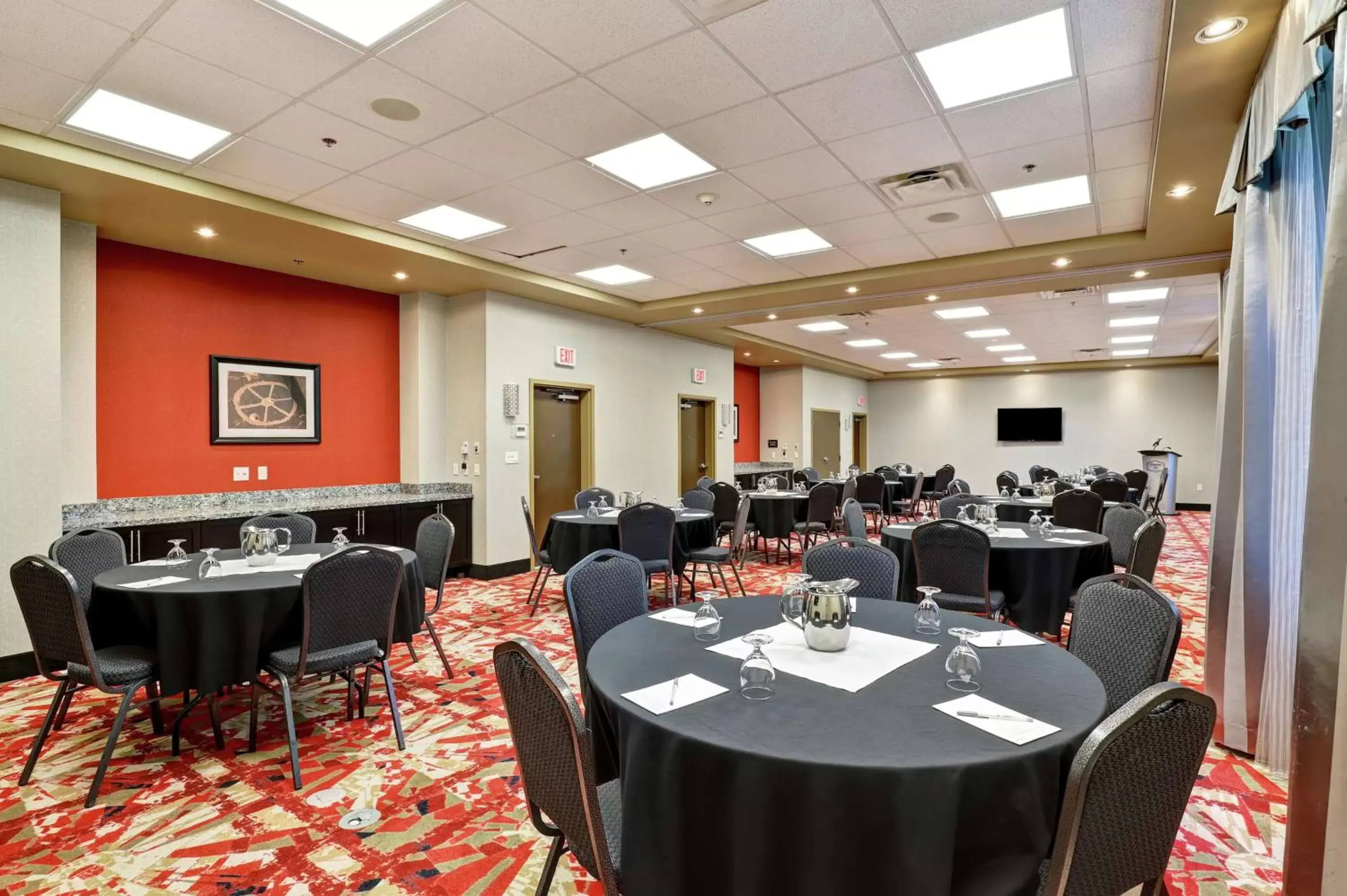 Meeting/conference room, Restaurant/Places to Eat in Hampton Inn by Hilton Chilliwack