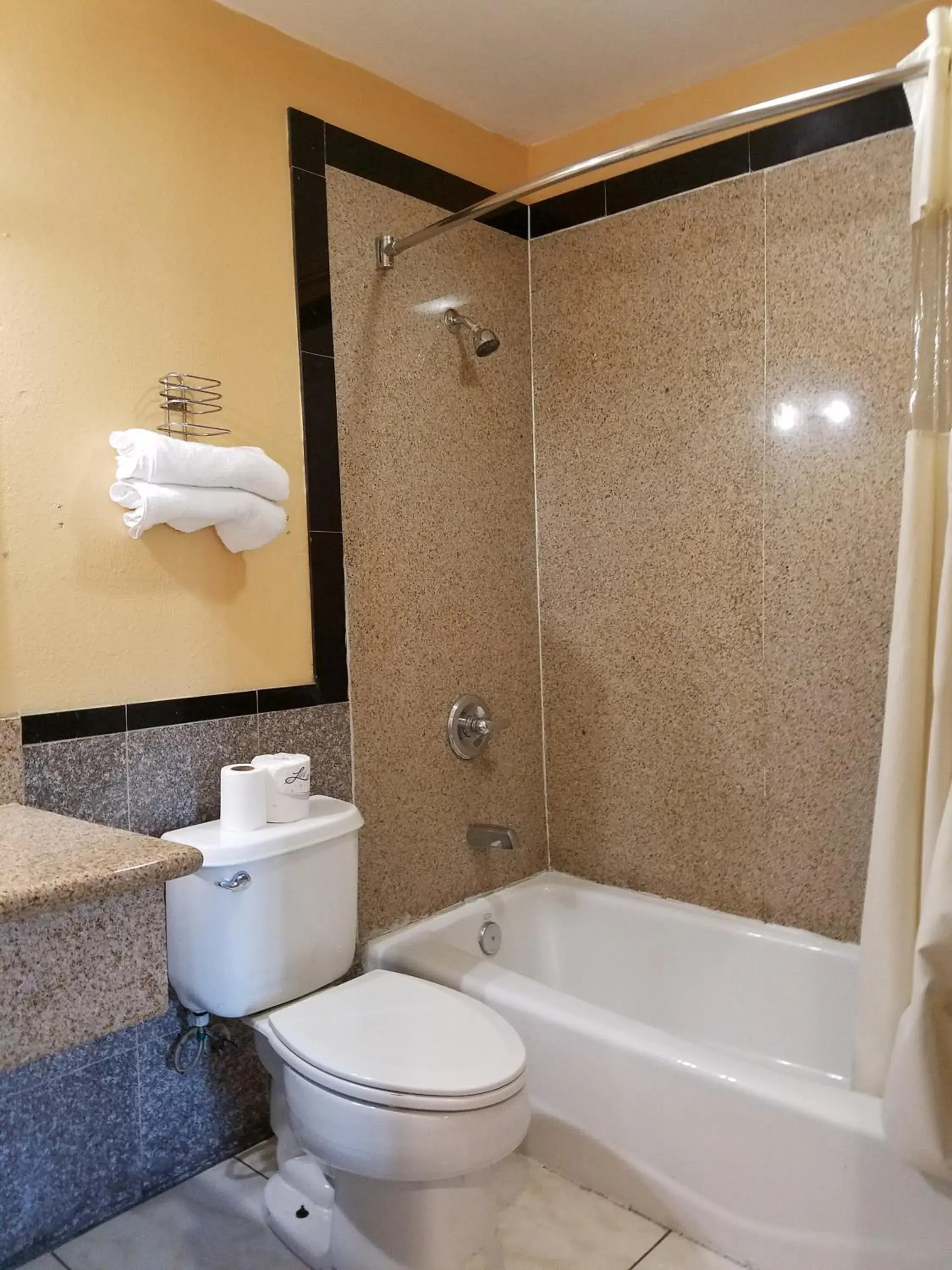 Bathroom in Central Inn Motel