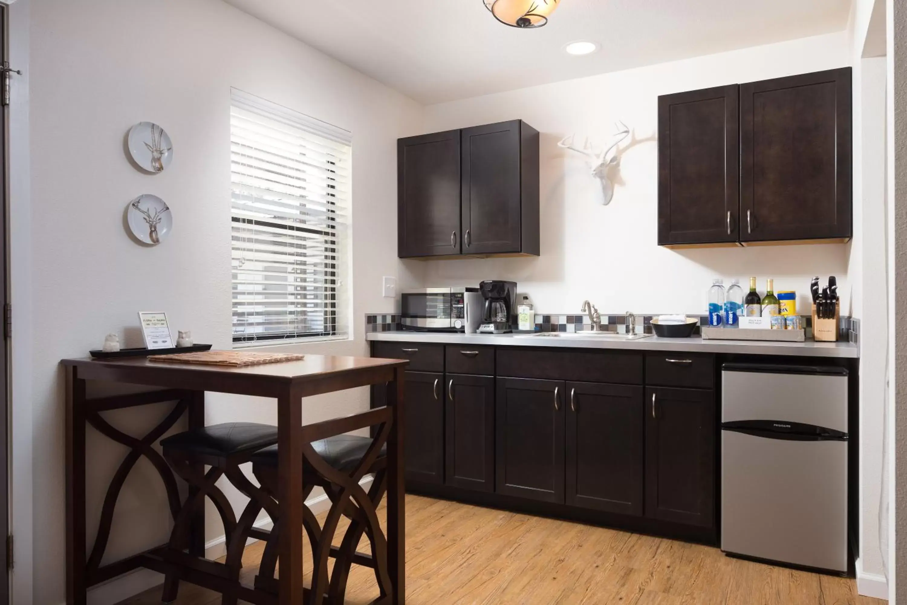 Kitchen/Kitchenette in Hotel Flora and Fauna