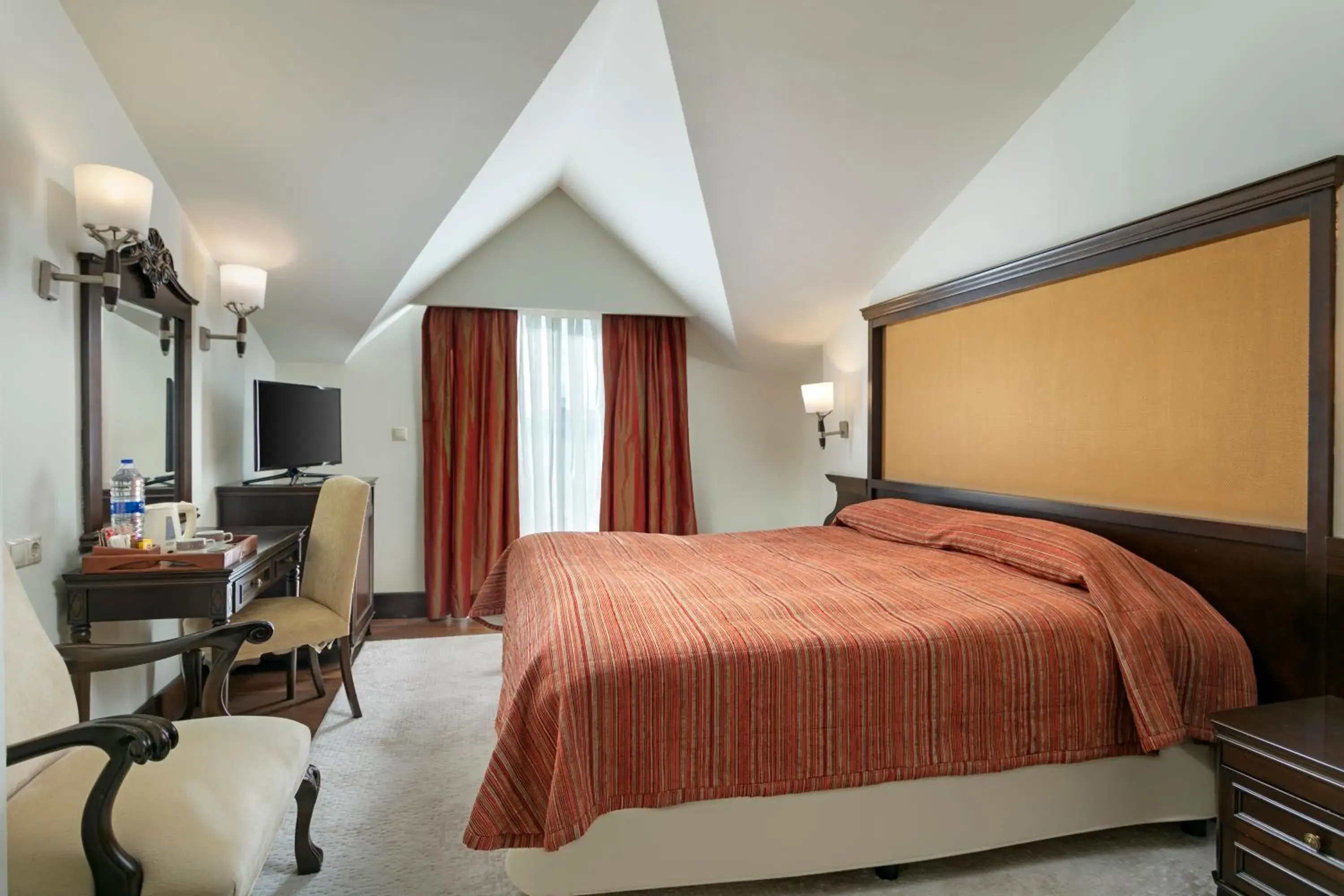 Bedroom, Bed in Alva Donna Beach Resort Comfort